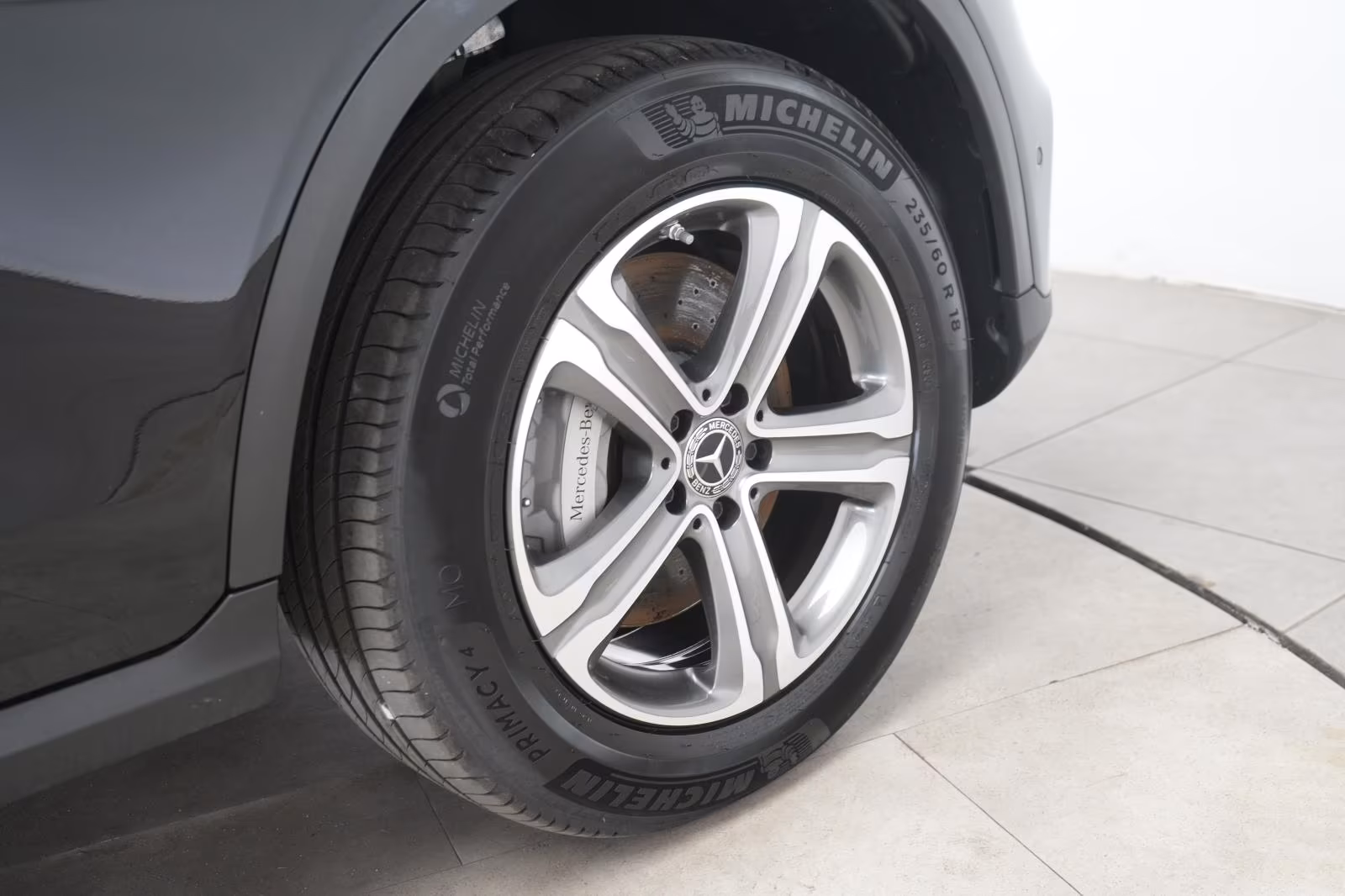 (B-084) Mercedes-Benz(Hybrid) GLC 300 de 4Matic 9G-Tronic AMG Line CarPlay/ - Image 27