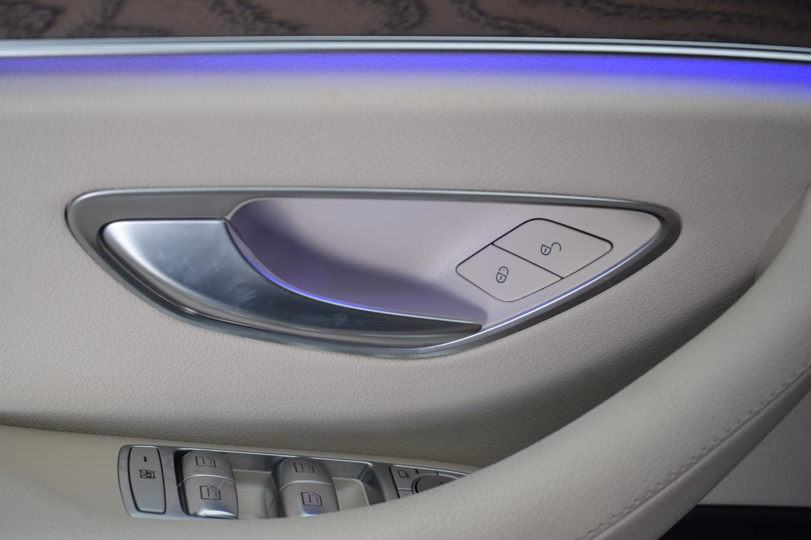 (B-724) Mercedes-Benz(Hybrid) E 300 de T 9G-Tronic AMG CarPlay/Temp/Kamera - Image 21