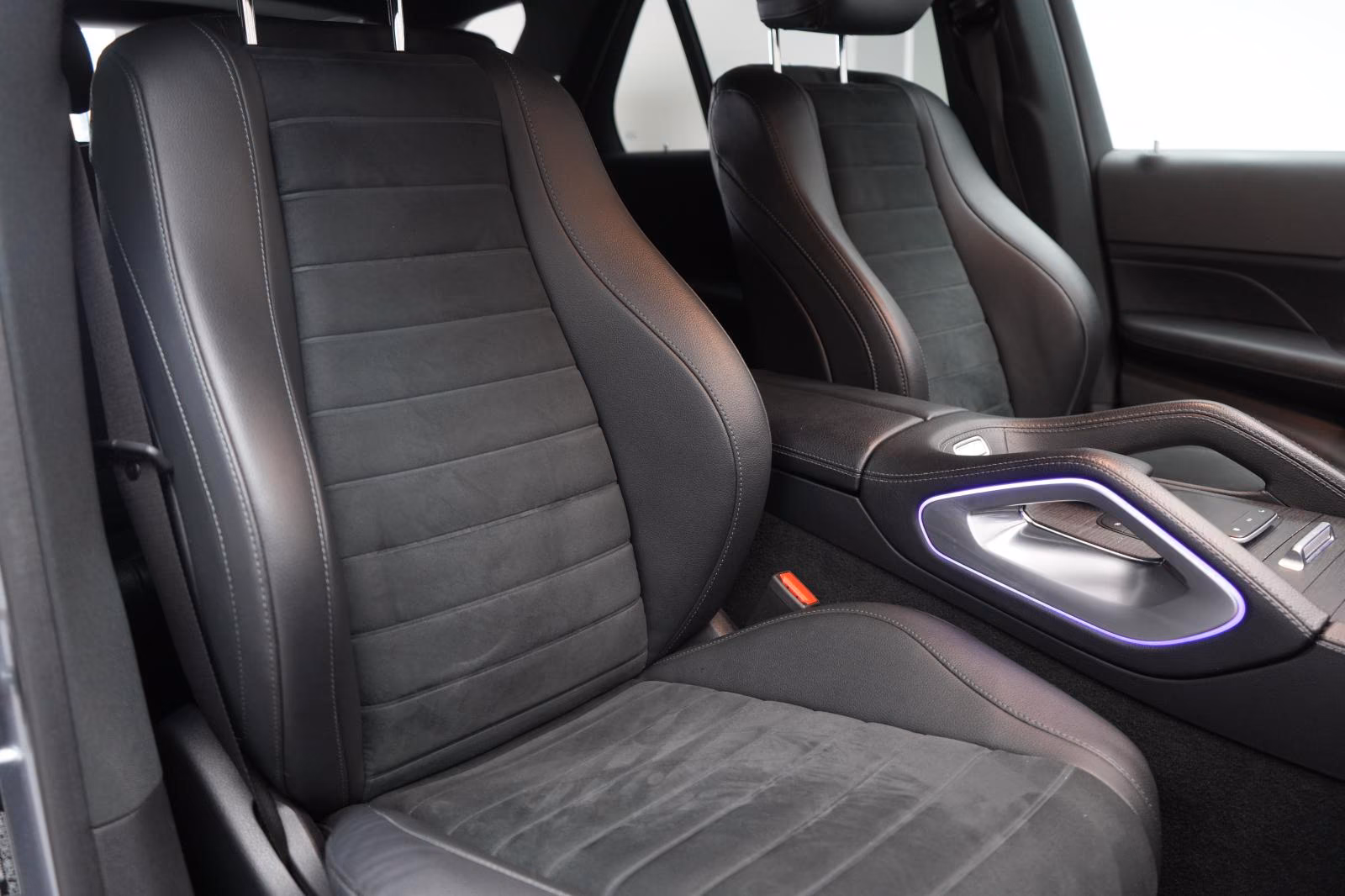 (B-539) Mercedes-Benz(Hybrid) GLE 350 de 4Matic 9G-T AMG Softclose/Burmeste - Image 9