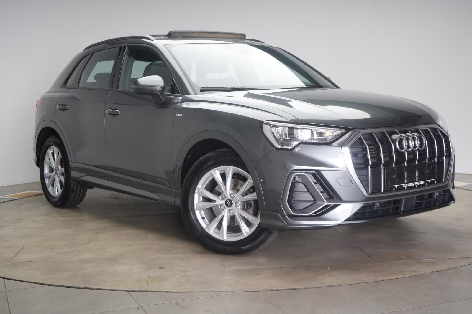 (B-291) Audi Q3 35 TDI S tronic S line Temp/Virtual/Pano/Lane - Image 1
