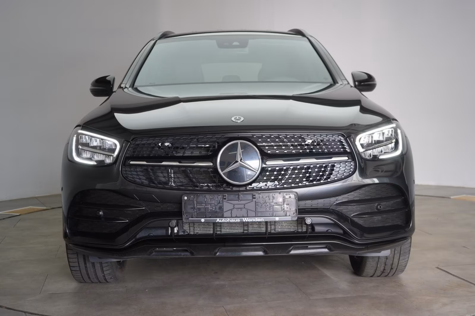 (B-487) Mercedes-Benz GLC 300 e 4Matic 9G-Tronic AMG Kamera/AHK/Virtua - Image 2