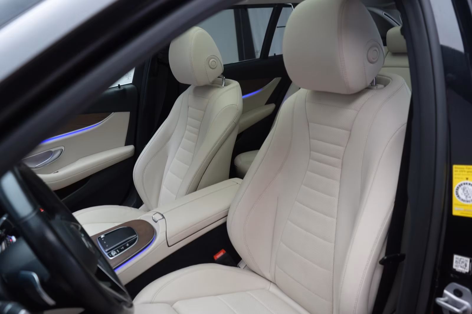 (B-662) Mercedes-Benz(Hybrid) E 300 de T 9G-Tronic Avantgarde Distronic/Kamera - Image 7