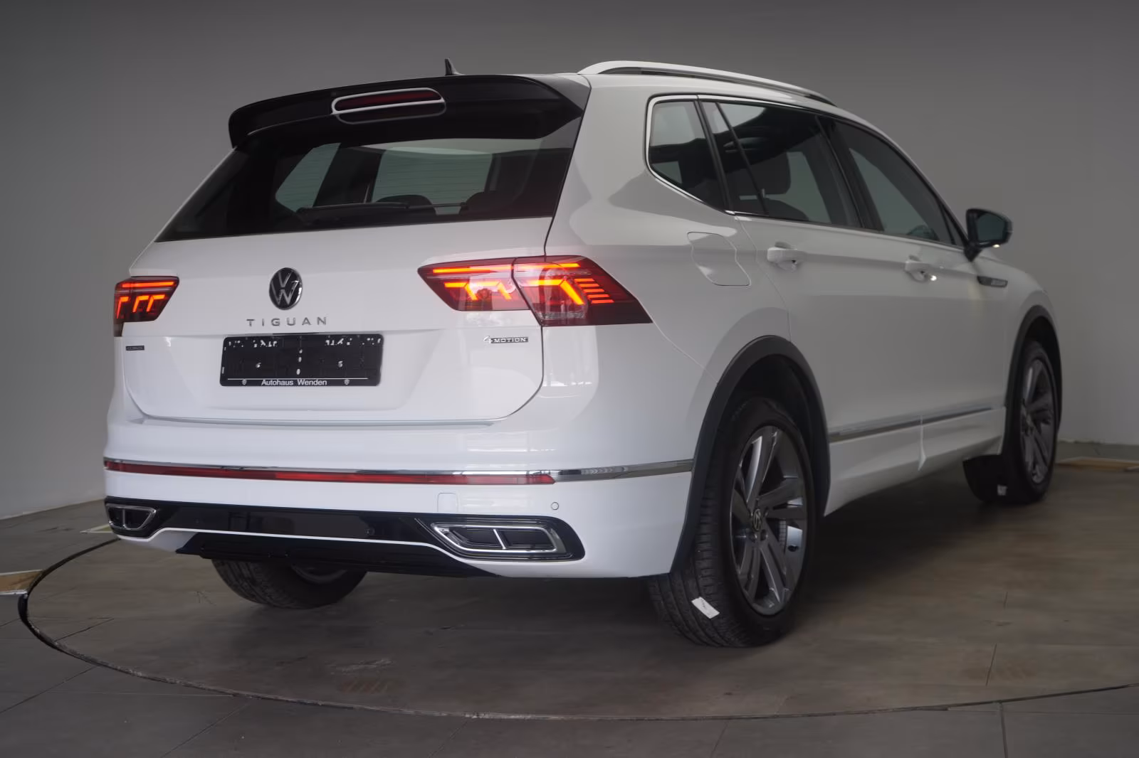 (B-372) Volkswagen Tiguan Allspace 2.0 TDI 4Motion DSG R-Line ACC/V - Image 5