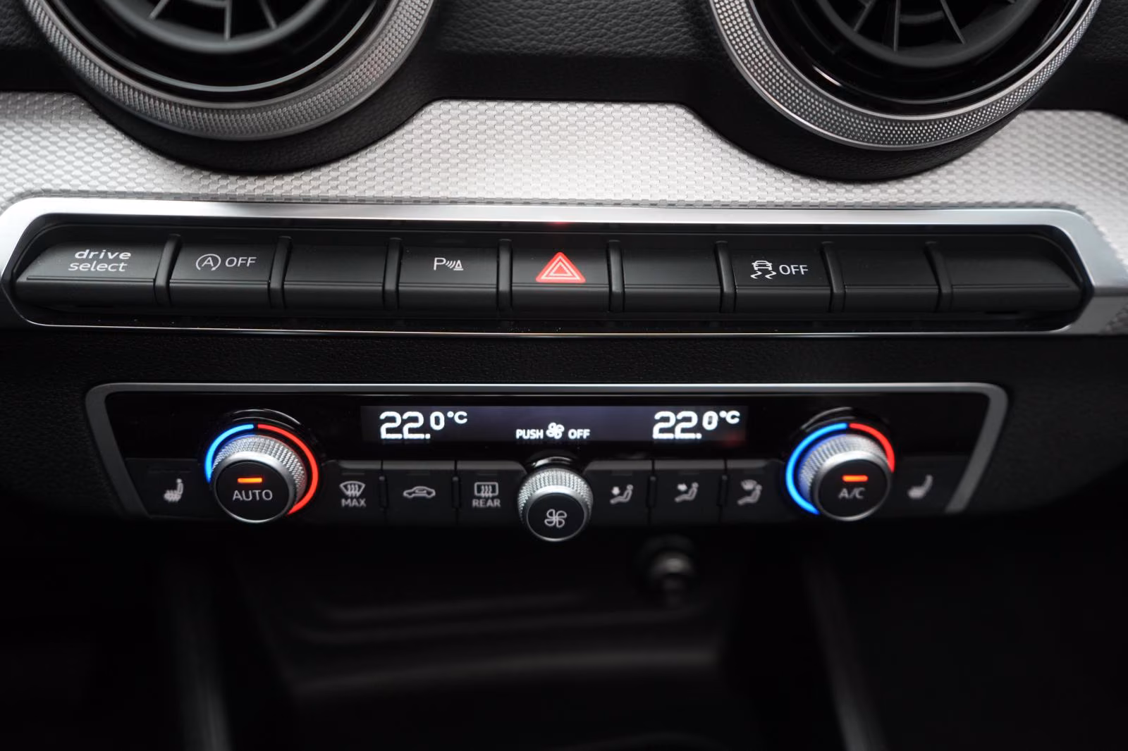 (B-211) Audi Q2 35 TFSI S line ACC/Kamera/Pano/Virtual/Matrix(Záruka do 3/2028 - Image 20