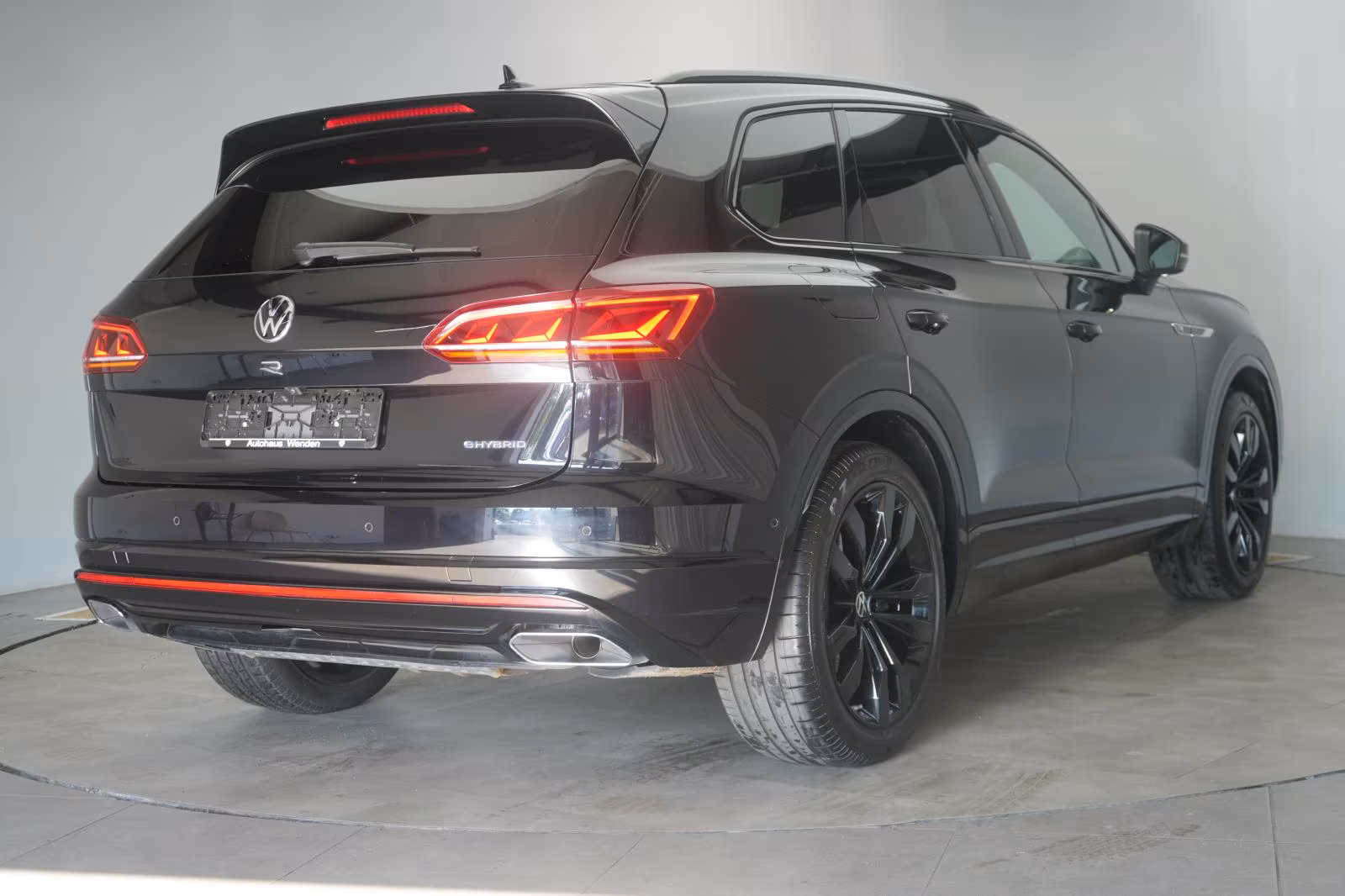 (B-401) Volkswagen Touareg R 4 Motion 3.0 eHybrid Leder/ACC/Night/H - Image 5