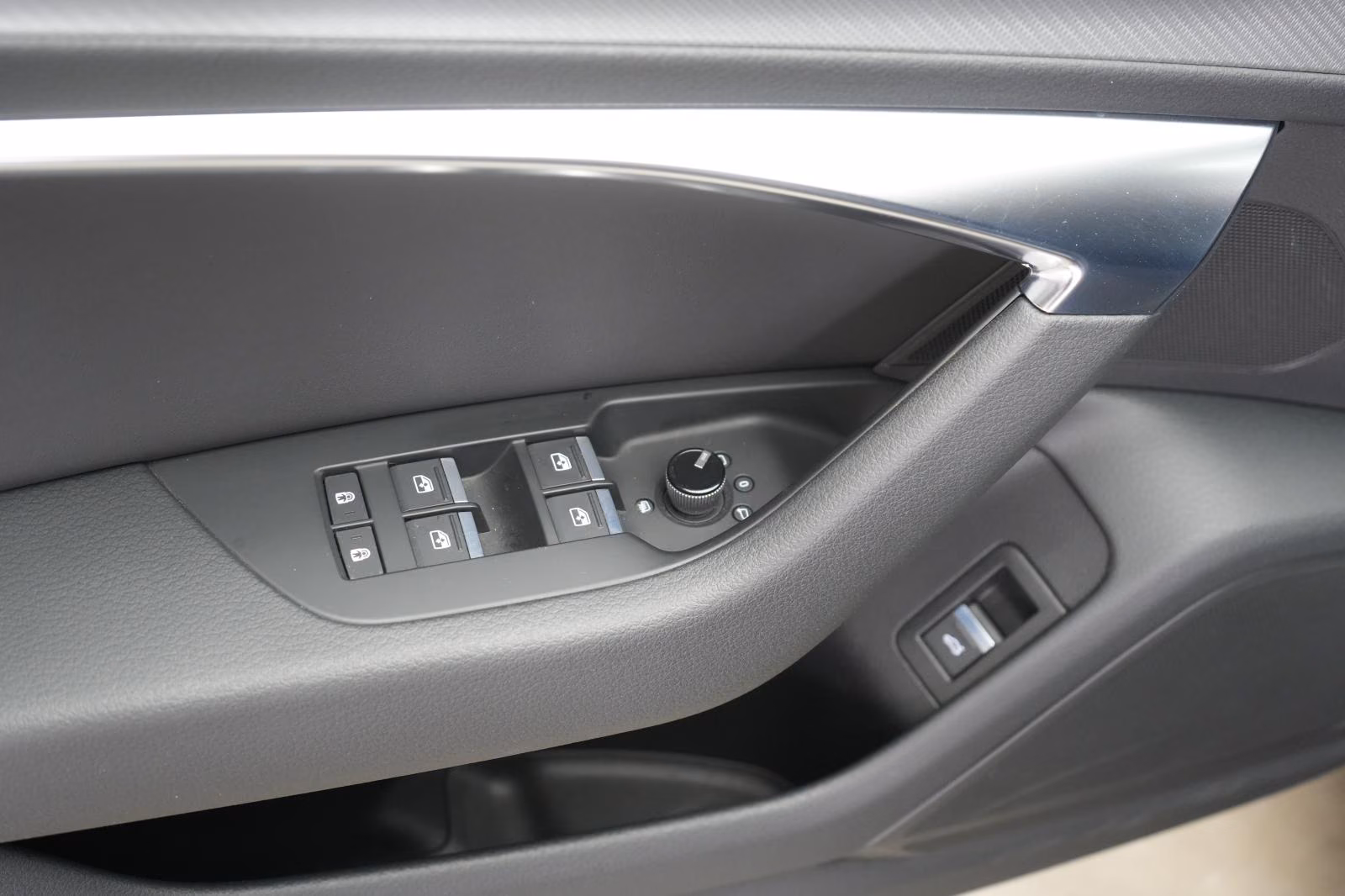 (B-570) Audi A6 45 TDI quattro S tronic S line Navi/Temp/AHK/ - Image 18