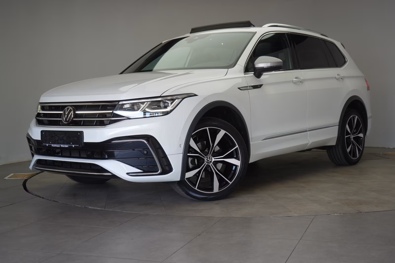 (B-063) Volkswagen Tiguan Allspace 2.0 TDI 4Motion DSG R-Line ACC/V - Image 3