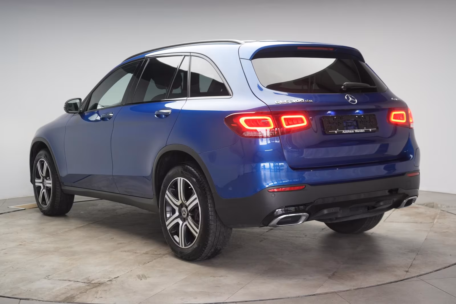 (B-230) Mercedes-Benz(Hybrid) GLC 300 de 4Matic 9G-Tronic Leder/Distronic/Ka - Image 4