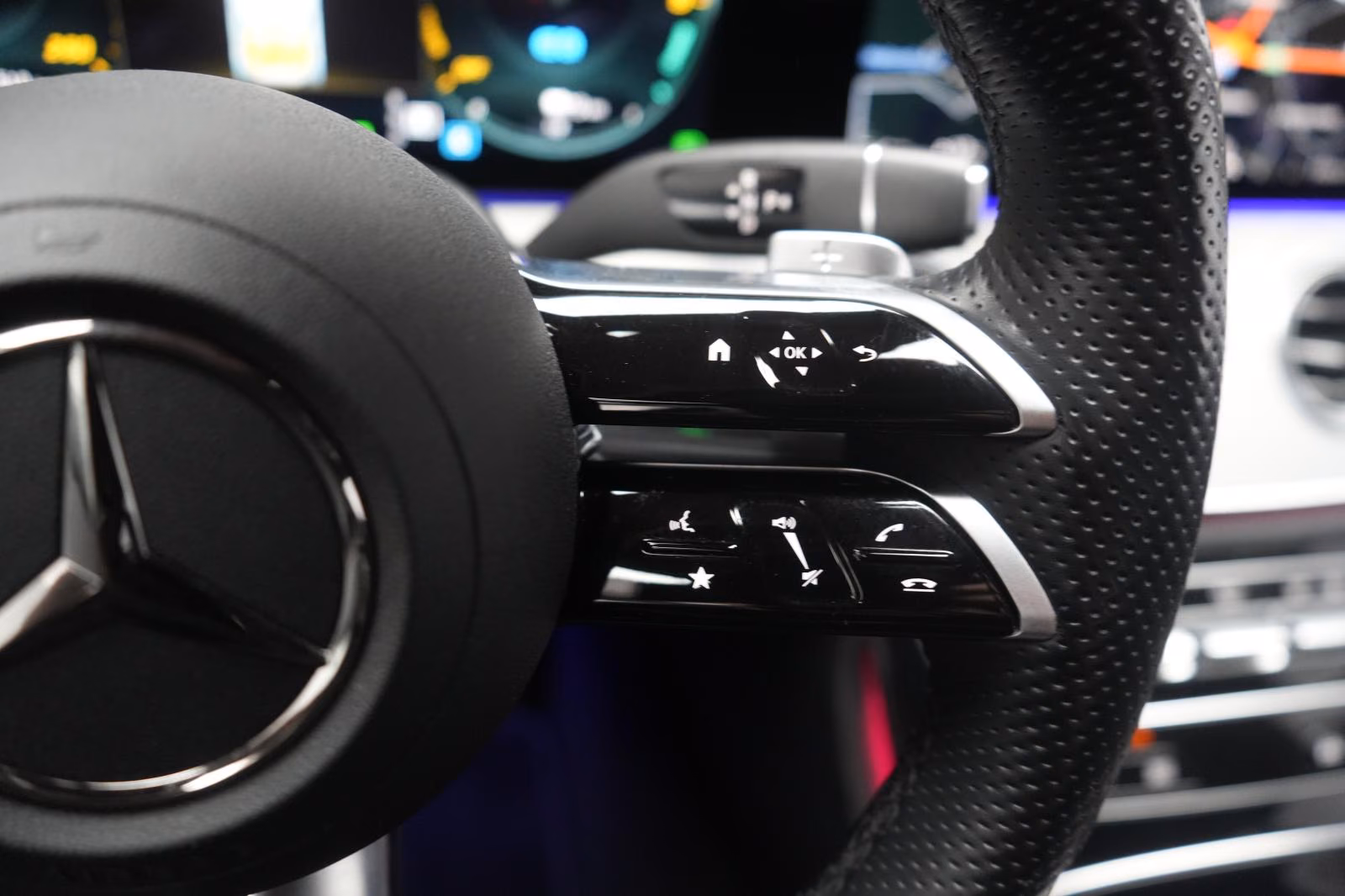 (B-413) Mercedes-Benz(Hybrid) E 300 de 4Matic T 9G AMG Softclose/Burmester/Air - Image 19