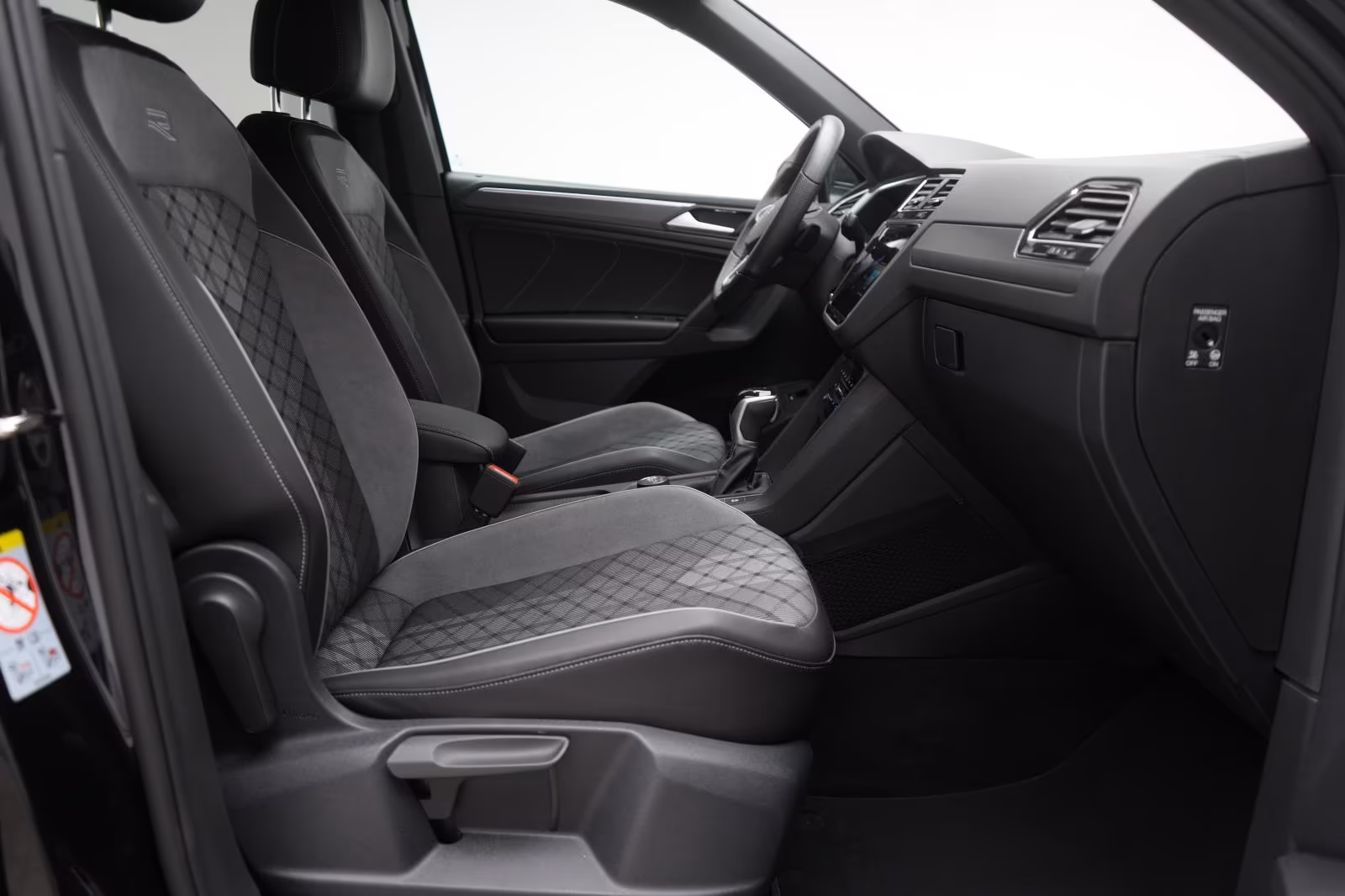 (B-301) Volkswagen Tiguan 2.0 TDI 4Motion DSG R line ACC/Kamera/Vir - Image 9