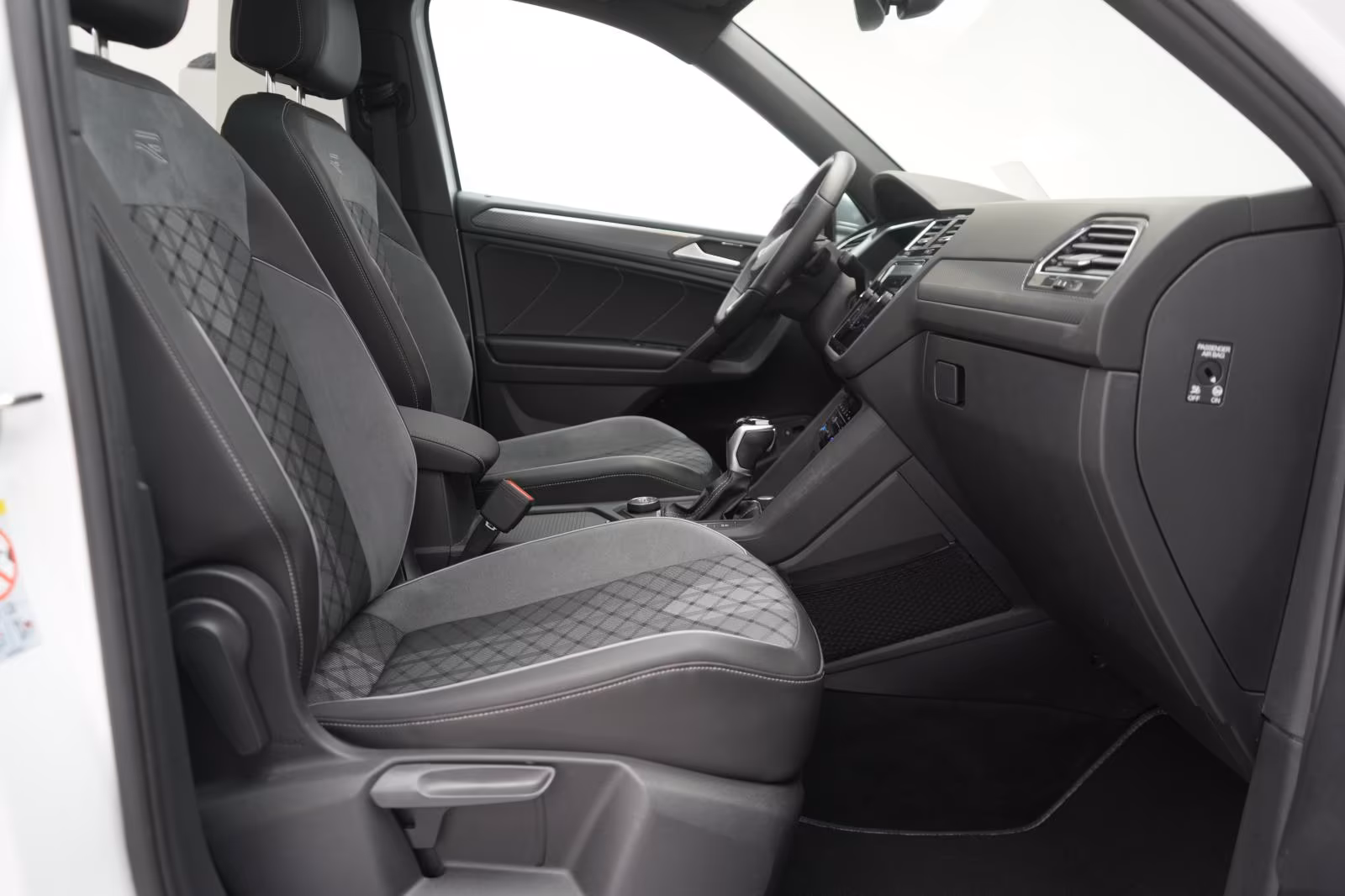 (B-124) Volkswagen(7 ghế) Tiguan Allspace 2.0 TSI 4Motion DSG R Line ACC/K - Image 9