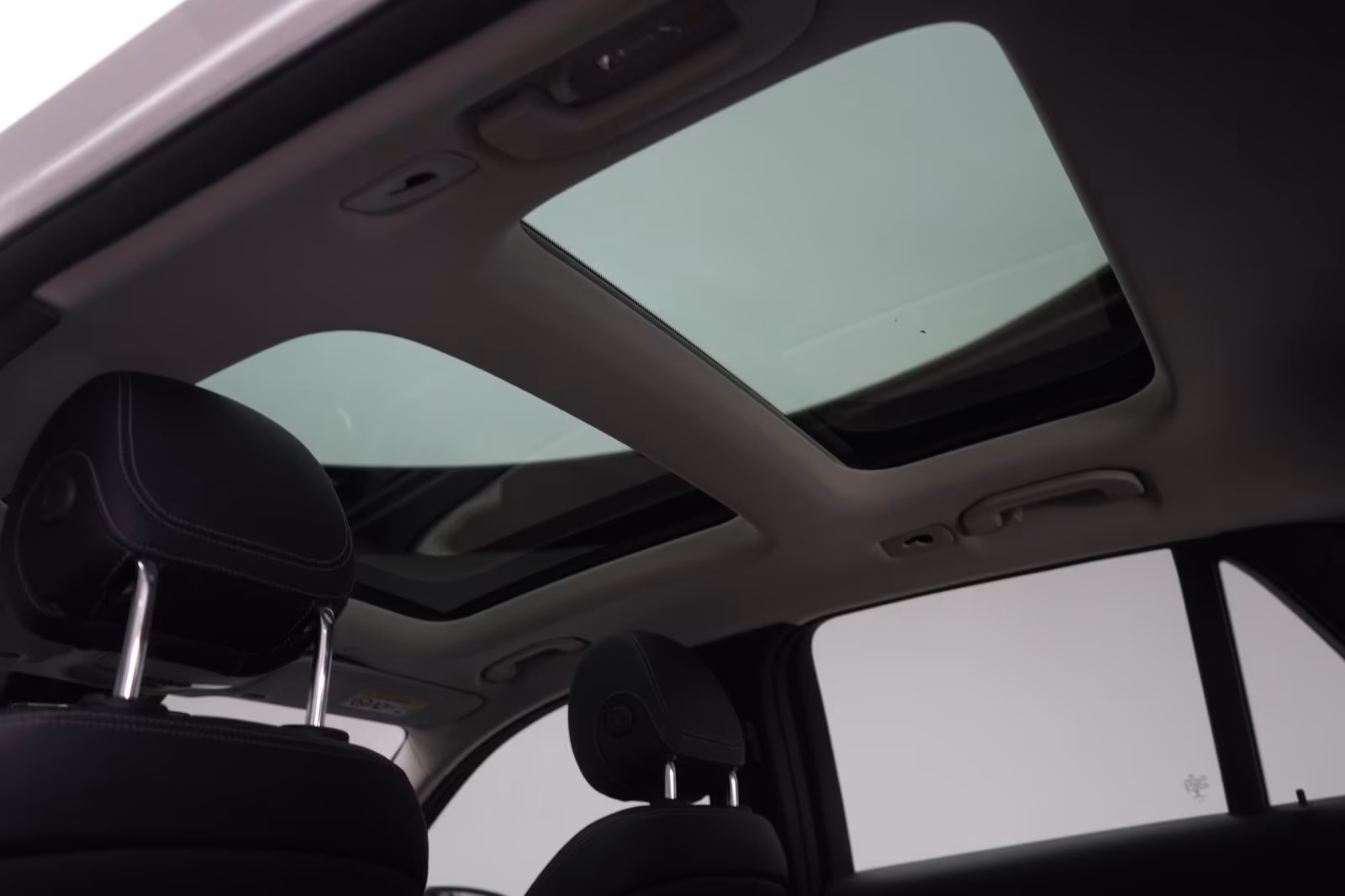 (B-216) Mercedes-Benz(Hybrid) GLC 300 de 4Matic 9G-Tronic Leder/Temp/Kamer - Image 12