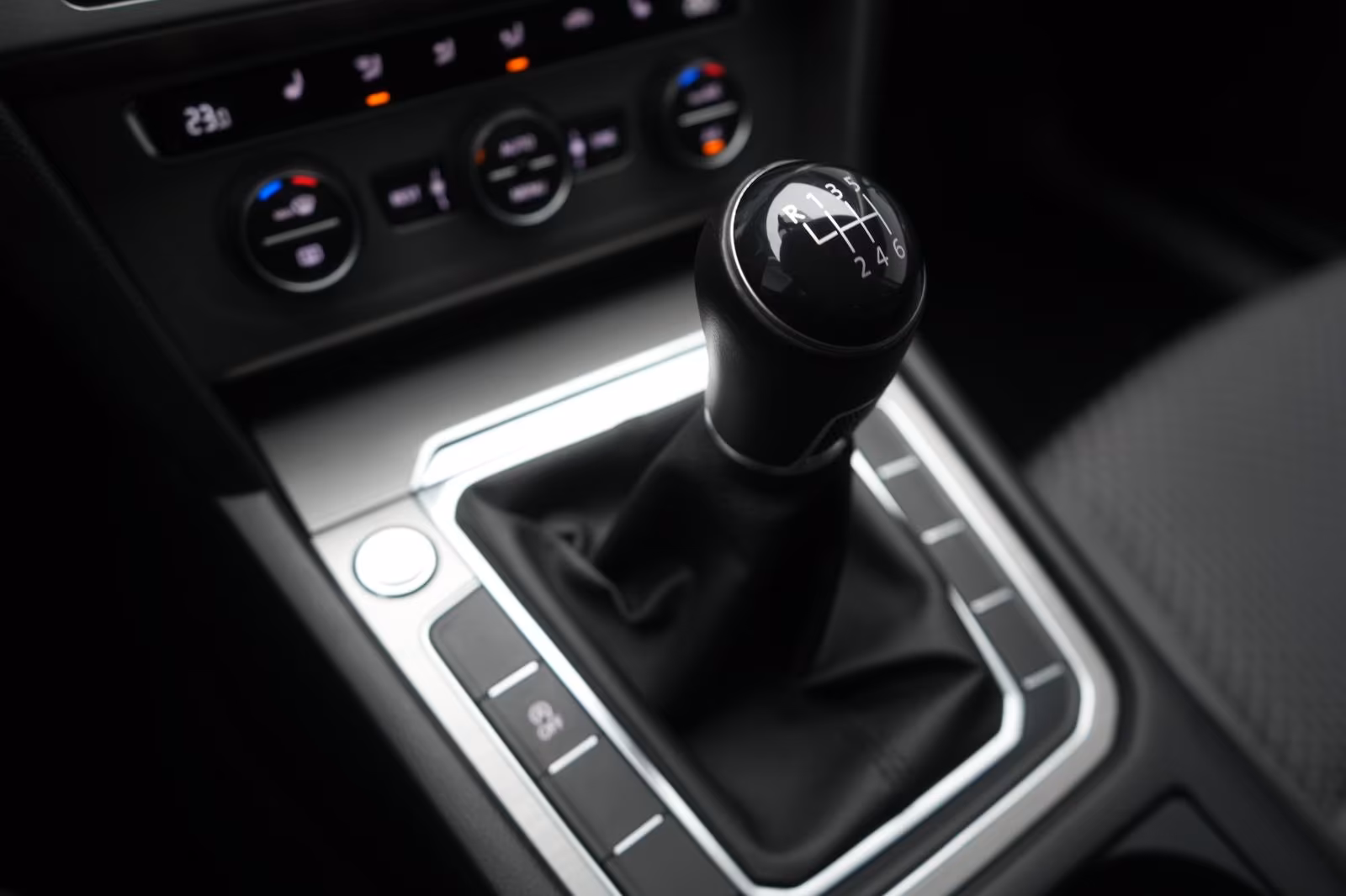 (B-036) Volkswagen Passat Variant 1.5 TSI Comfortline Navi/Temp/Shz - Image 16