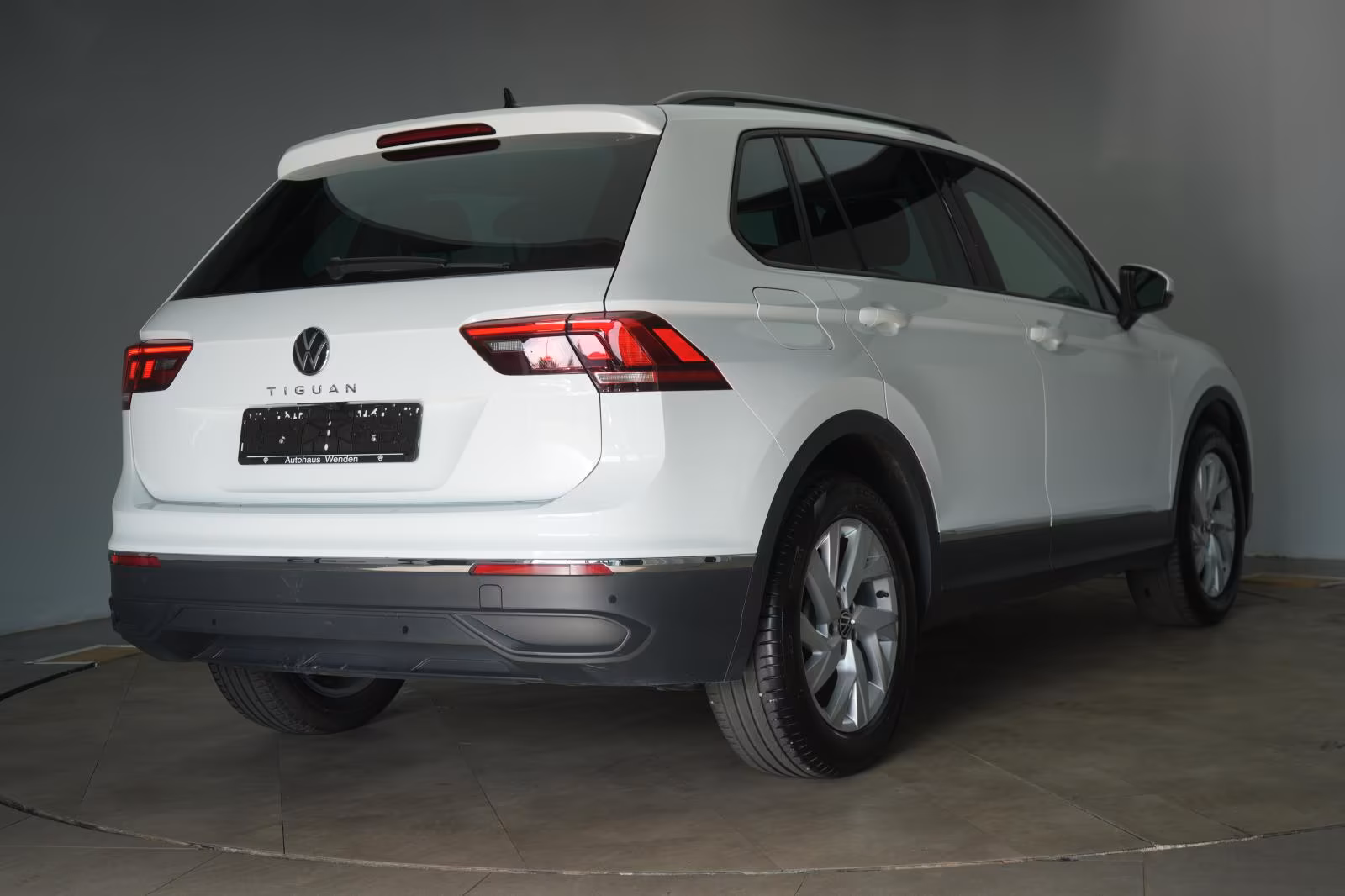 (B-040) Volkswagen Tiguan 1.5 TSI DSG ACC/Kamera/Lane/AHK/ - Image 5