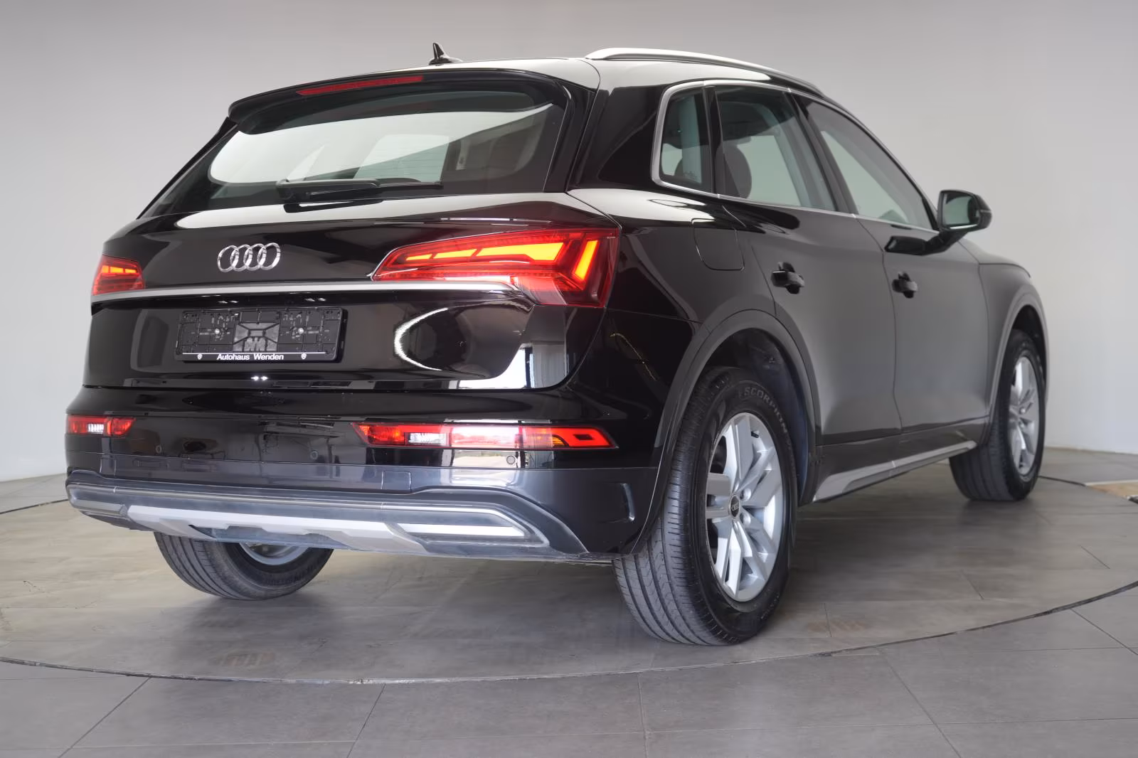 (B-356) Audi Q5 40 TDI quattro S tronic Temp/Virtual/AHK/LED - Image 5