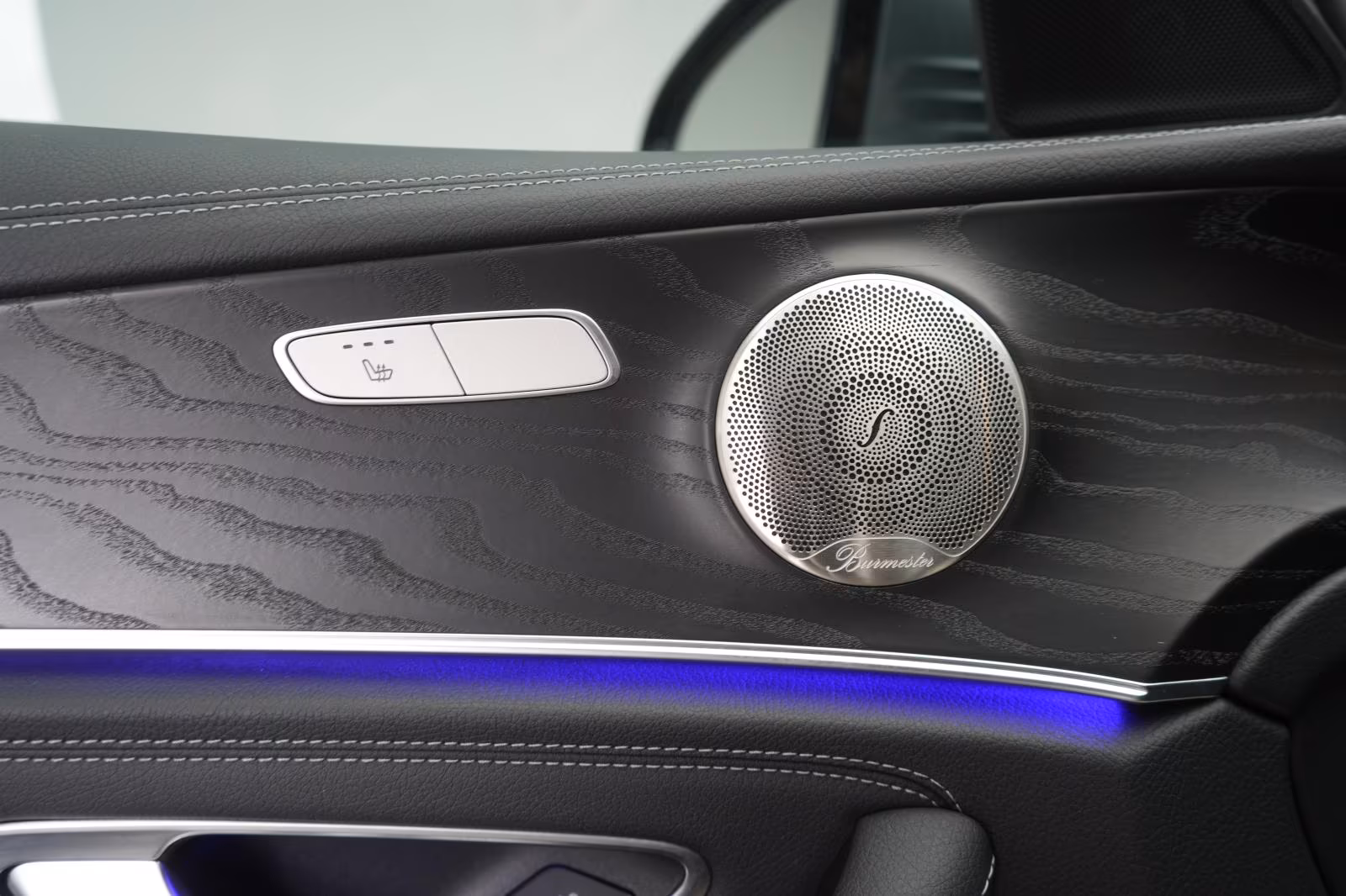 (B-115) Mercedes-Benz(Hybrid) E 300 e T 9G-Tronic AMG Softclose/Leder/HUD/Bu - Image 23