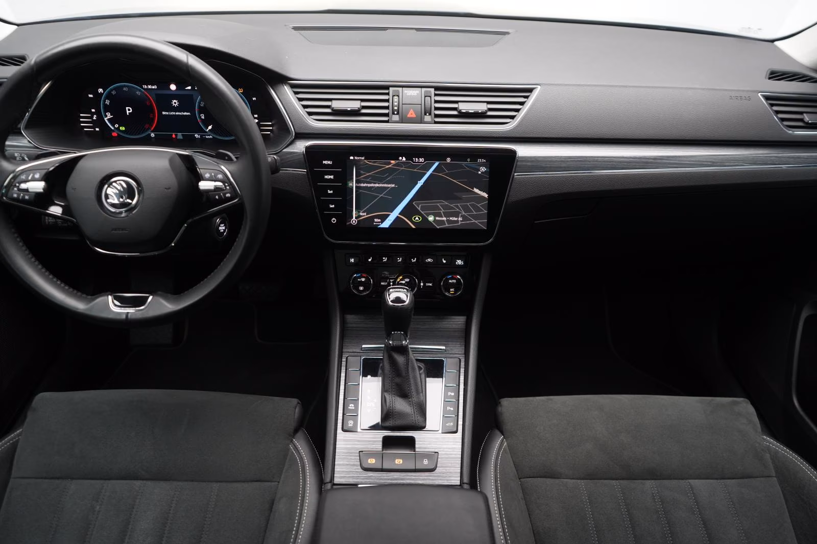 (B-612) Skoda Superb 2.0 TDI DSG ACC/Kamera/Pano/Virtual/Lane - Image 21