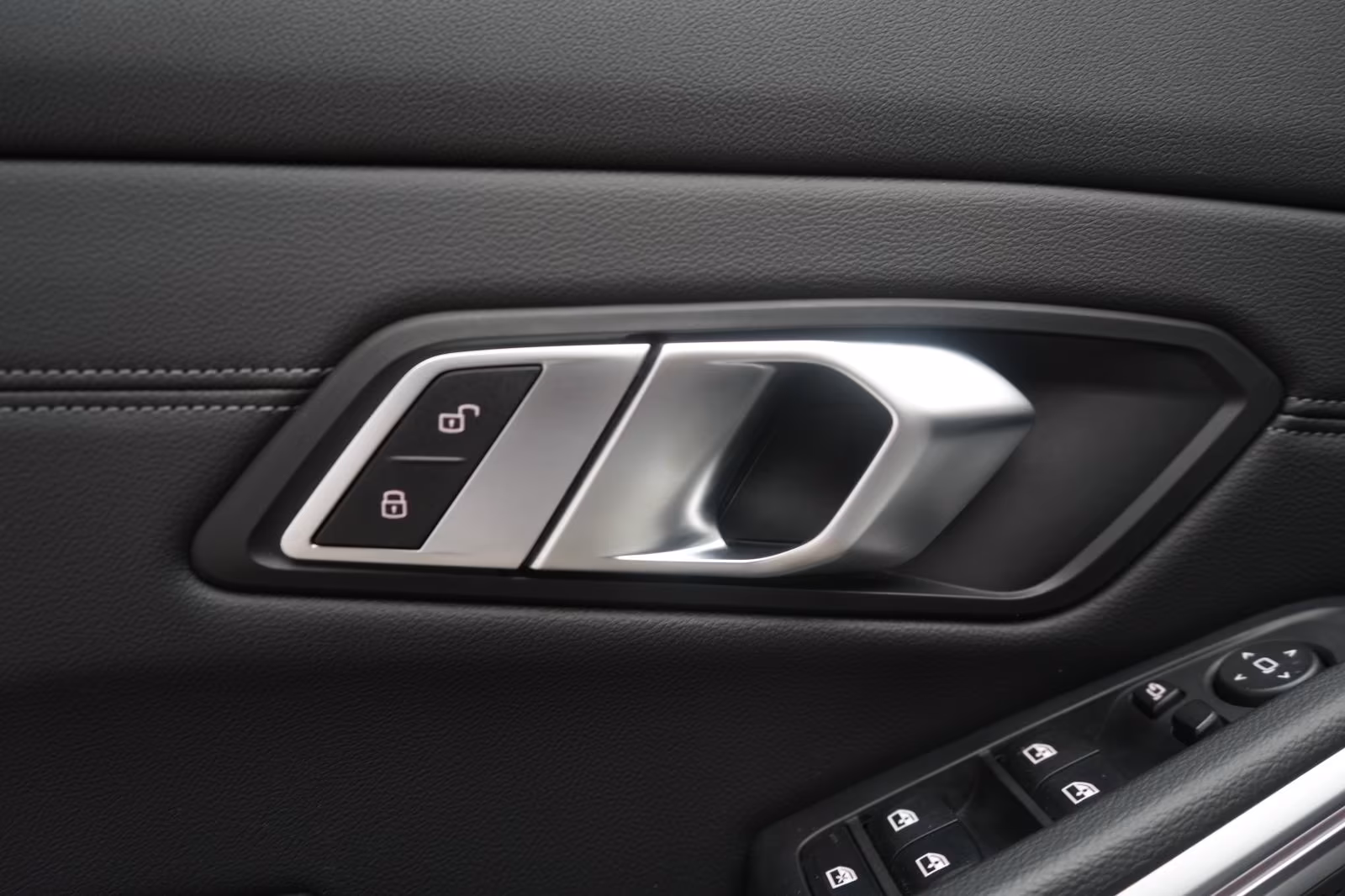(B-017) BMW(Hybrid) 330 e Sport Line CarPlay/Temp/Kamera/Virtual/Sid - Image 15