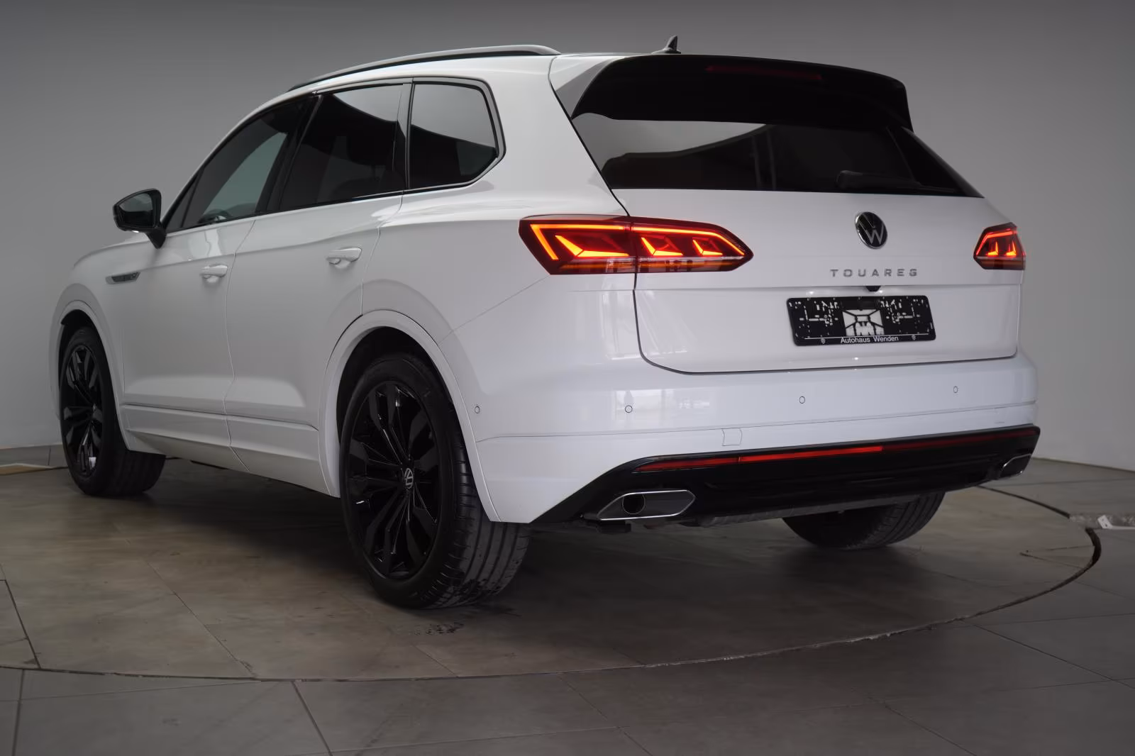 (B-603) Volkswagen Touareg 3.0 V6 TDI 4Motion R-Line Leder/ACC/Kame - Image 4