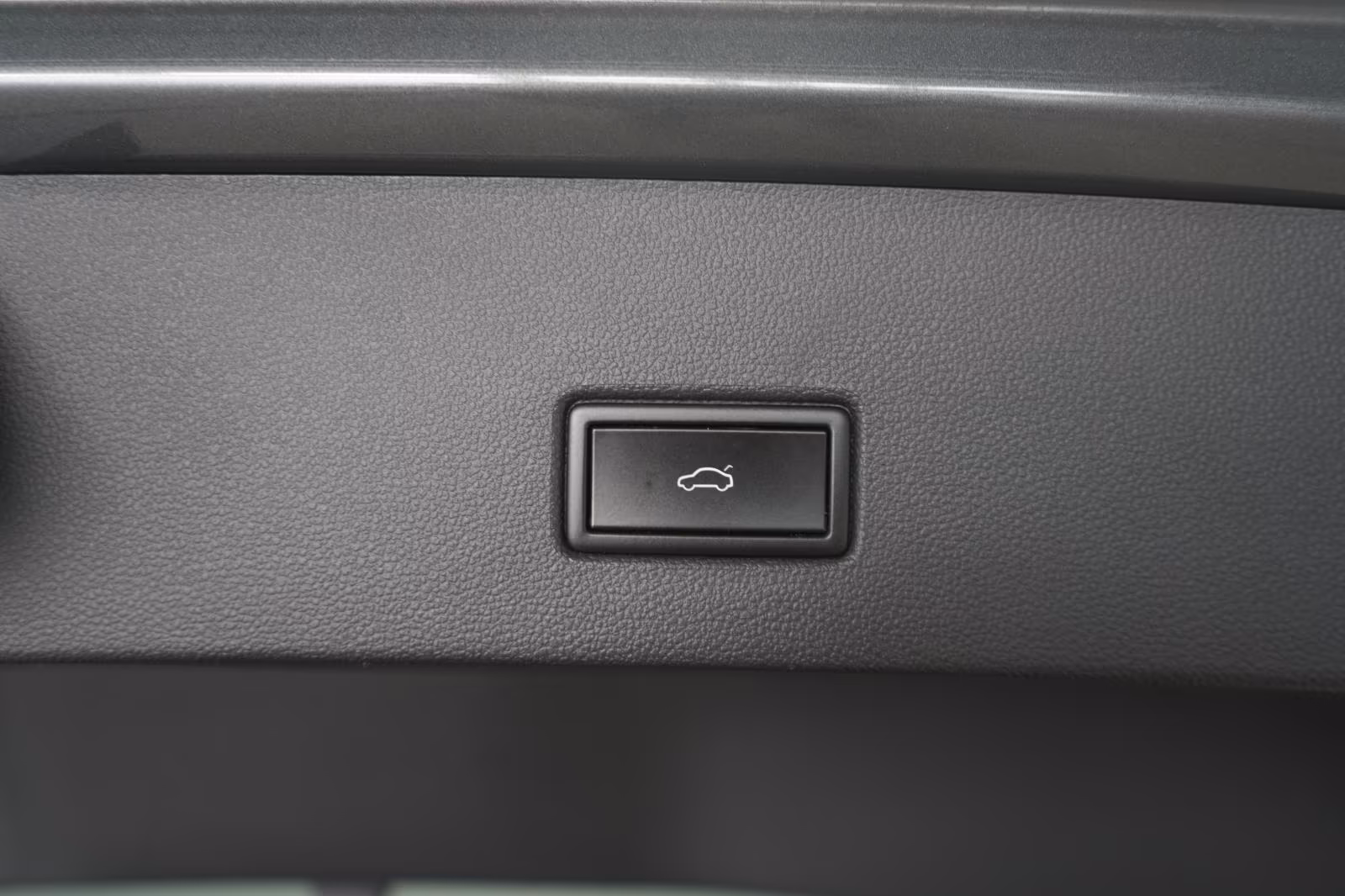 (B-629) Volkswagen T-Roc 1.5 TSI DSG R line Appconnect/Lane/Pano/Si - Image 21
