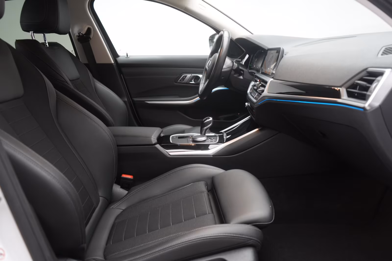 (B-017) BMW(Hybrid) 330 e Sport Line CarPlay/Temp/Kamera/Virtual/Sid - Image 7