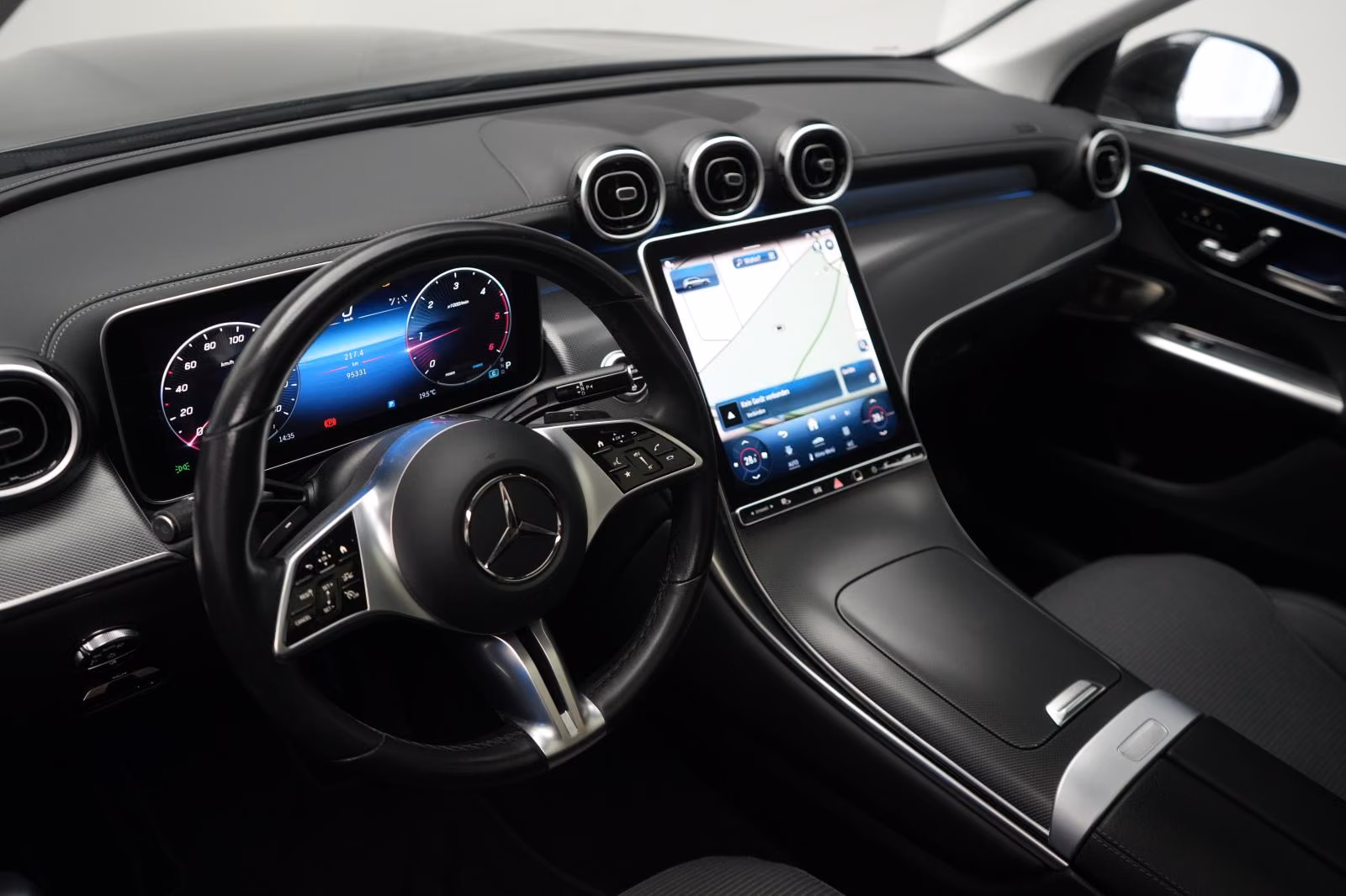 (B-687) Mercedes-Benz GLC 220 d 4Matic 9G-T Avantgarde Distronic/Kam - Image 7