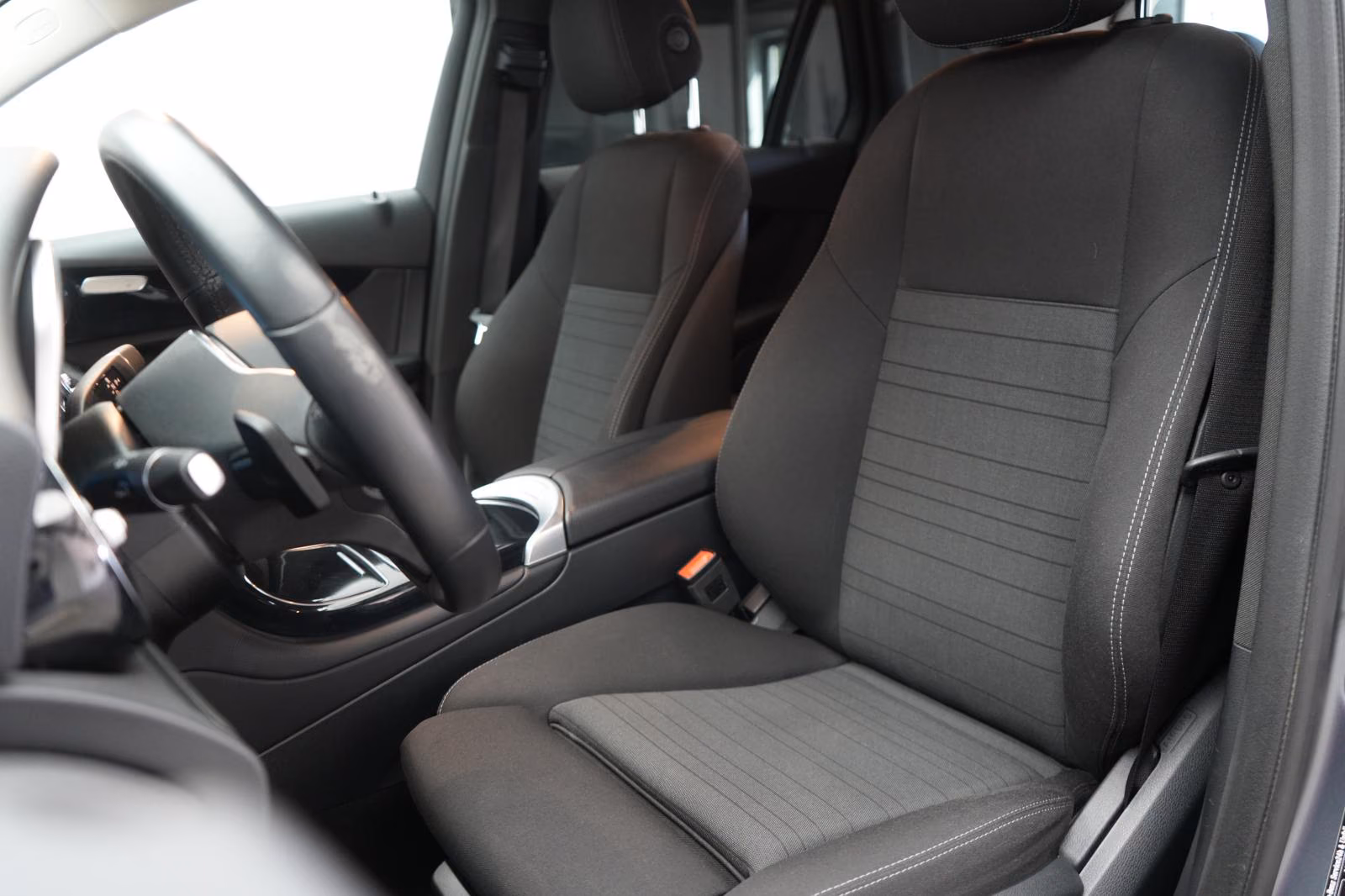 (B-582) Mercedes-Benz GLC 220 d 4Matic 9G-TRONIC Temp/Kamera/HU - Image 7
