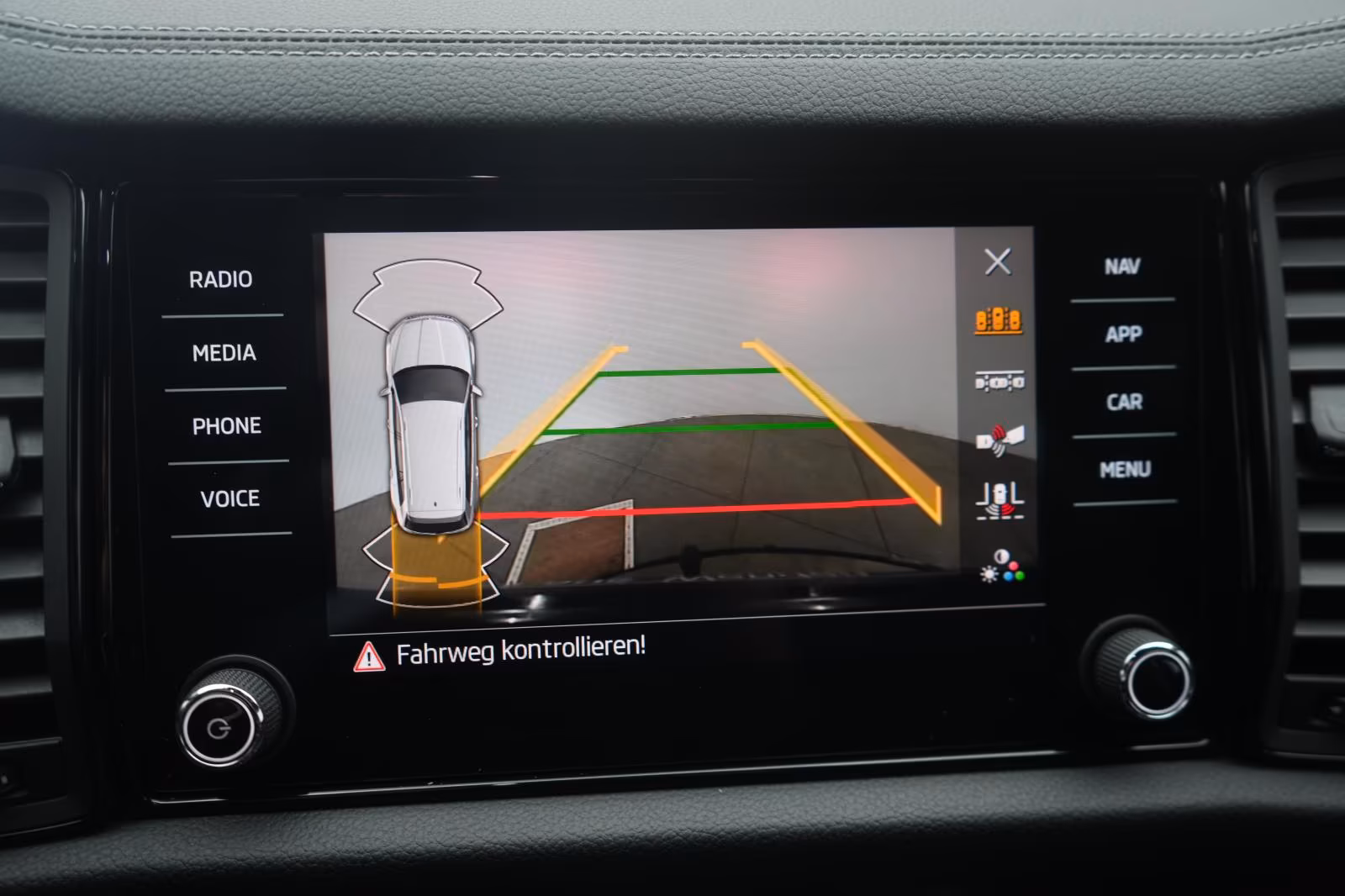 (B-535) Skoda Kodiaq 2.0 TDI 4x4 Sportline Carplay/Kamera/Virt - Image 19