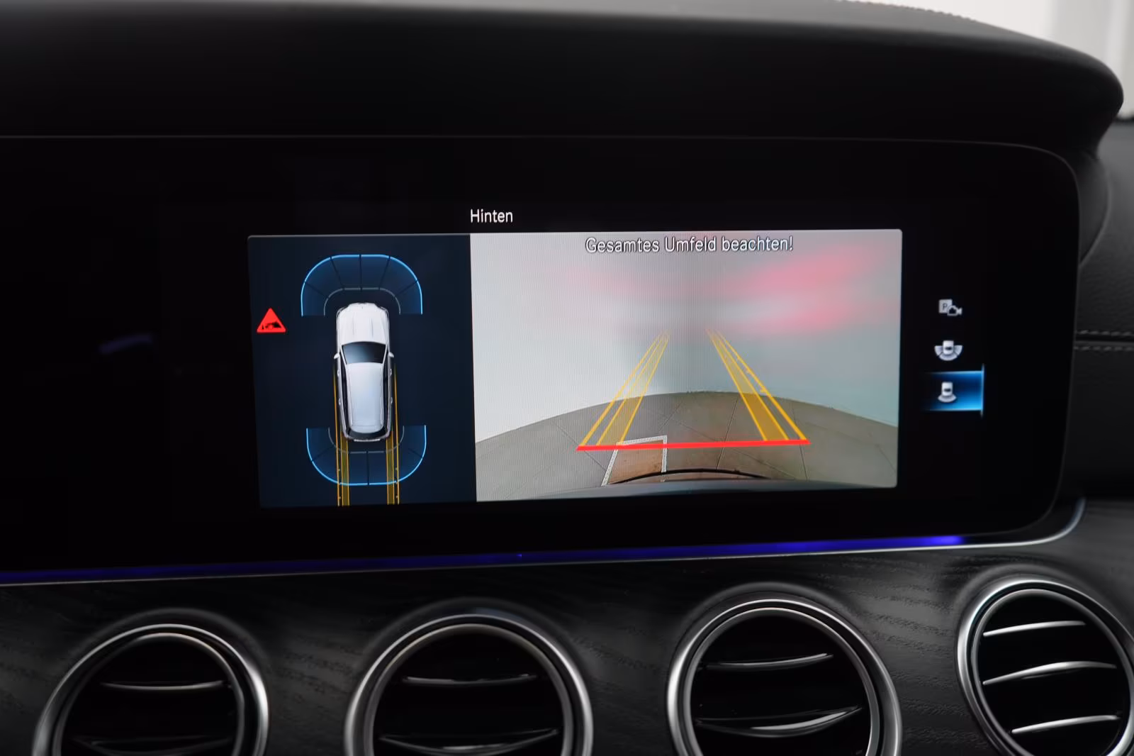 (B-115) Mercedes-Benz(Hybrid) E 300 e T 9G-Tronic AMG Softclose/Leder/HUD/Bu - Image 19