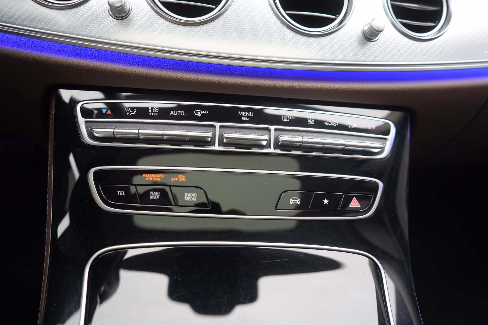 (B-193) Mercedes-Benz(Hybrid) E 300 de T 9G-TRONIC Avantgarde Leder/Distronic/ - Image 21