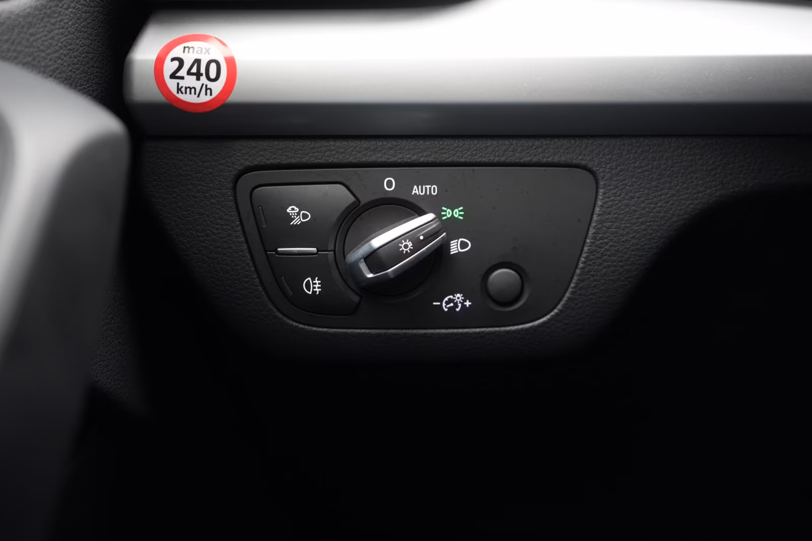 (B-688) Audi Q5 40 TDI quattro S tronic CarPlay/Temp/A - Image 19