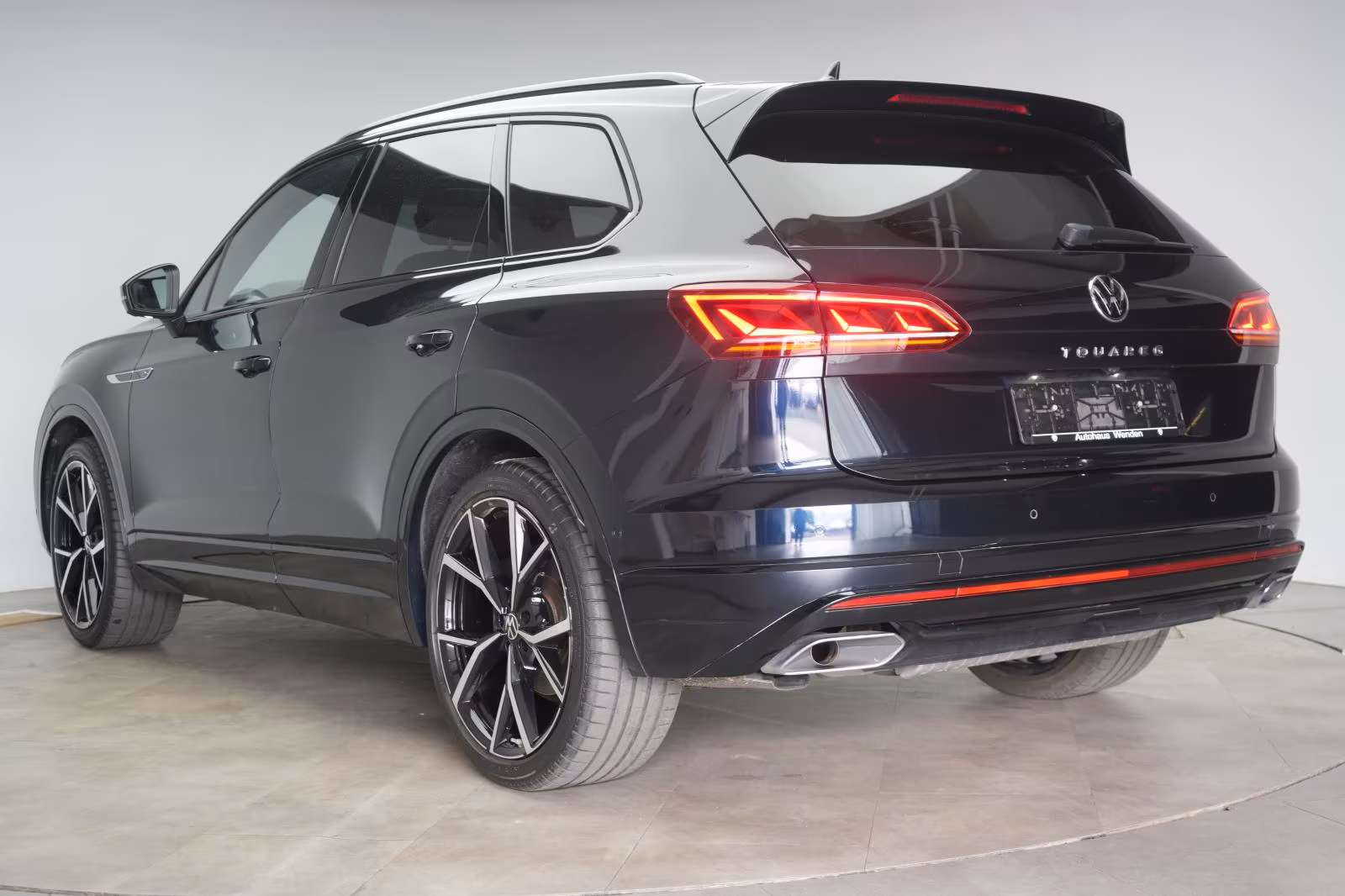 (B-622) Volkswagen Touareg 3.0 TDI 4Motion R-Line Leder/AHK/Allradl - Image 4