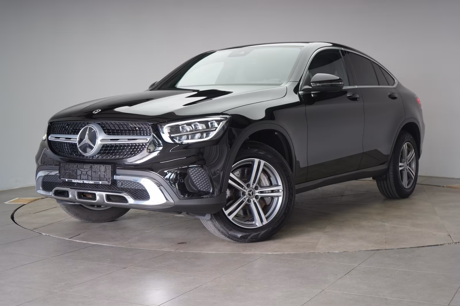 (B-234) Mercedes-Benz(Hybrid) GLC 300 de 4Matic 9G-Tronic Leder/Distronic/Kam - Image 3