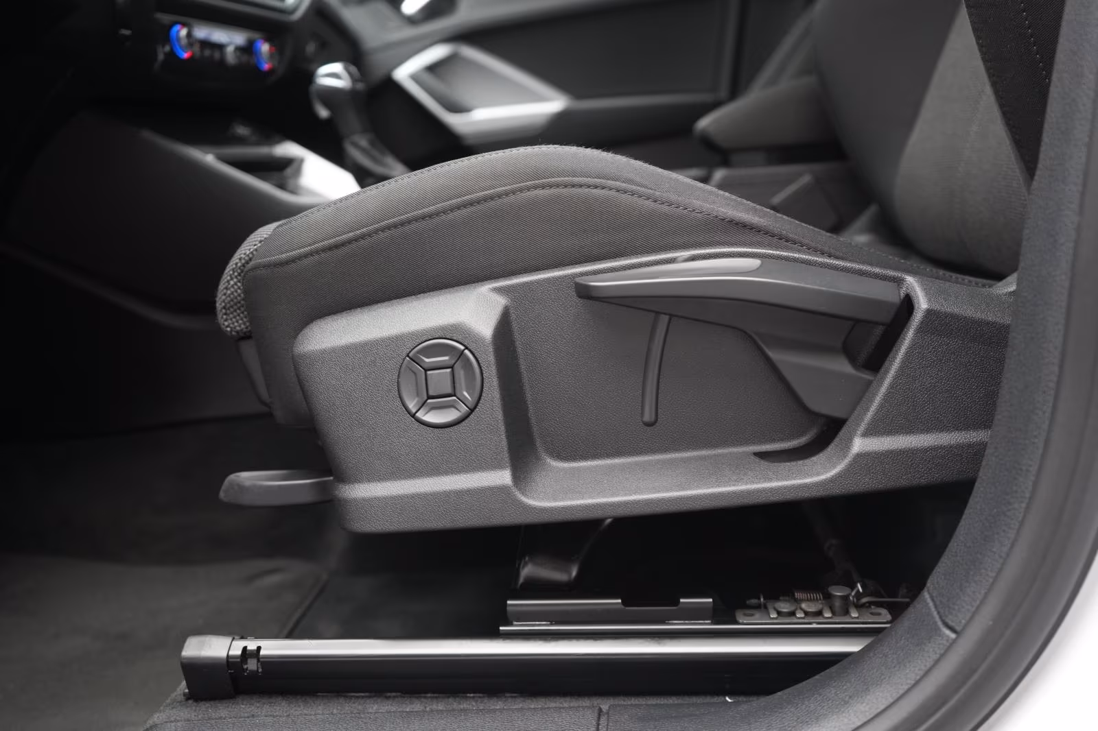 (B-264) Audi Q3 35 TFSI S tronic advanced CarPlay/Temp/Virtua - Image 11