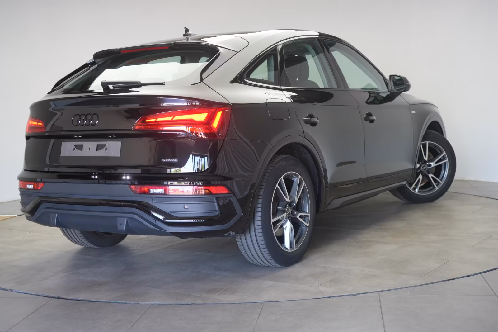 (B-733) Audi(Hybrid) Q5 50 TFSIe Sportback S Line S tronic Temp/Virtu - Image 5