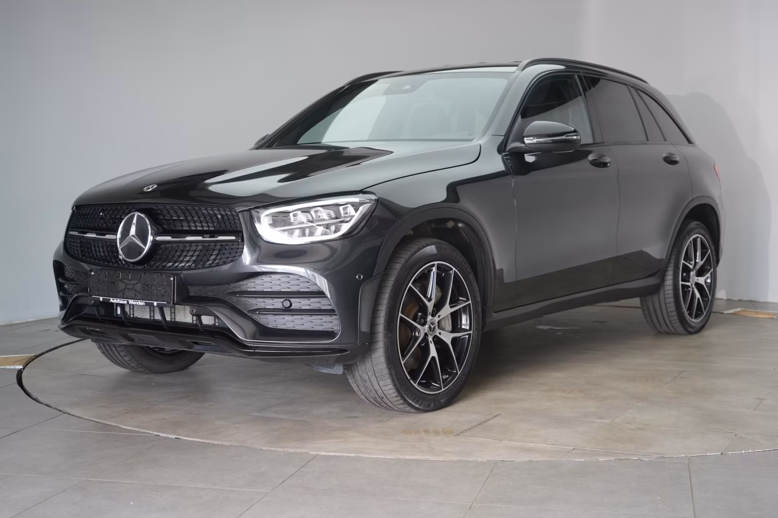 (B-487) Mercedes-Benz GLC 300 e 4Matic 9G-Tronic AMG Kamera/AHK/Virtua - Image 3