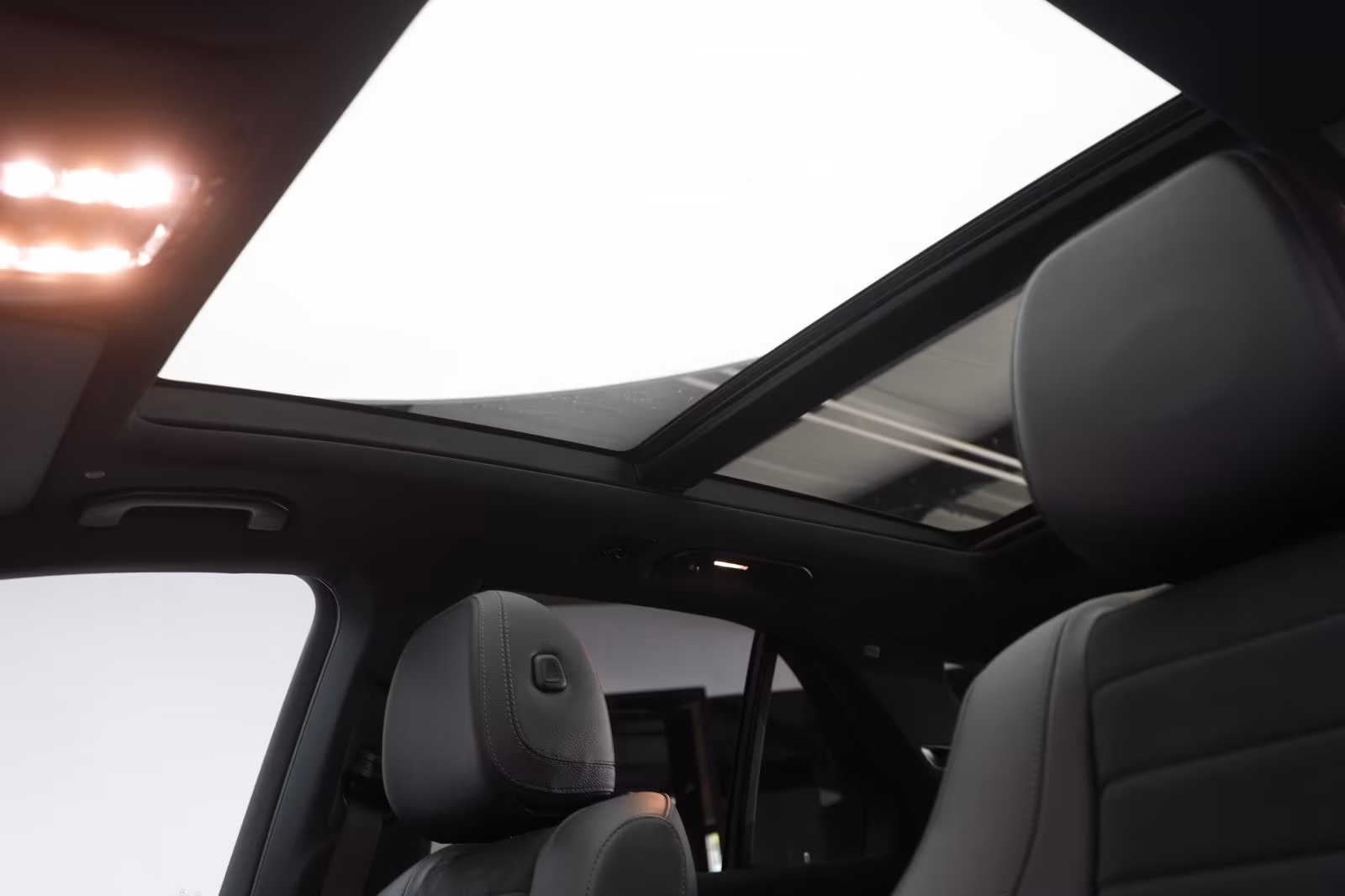 (B-460) Mercedes-Benz(Hybrid) GLE 350 de 4Matic 9G-Tronic AMG Distronic/HUD/Ka - Image 24