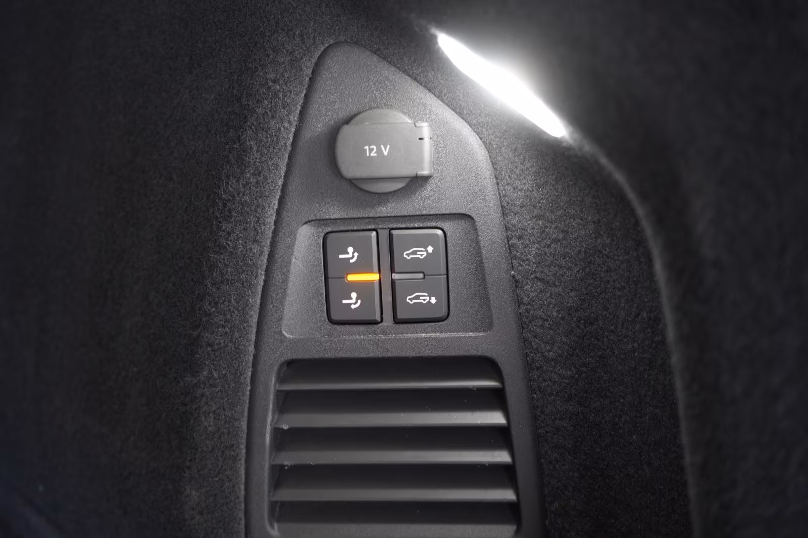 (B-337) Volkswagen Touareg 3.0 V6 TDI 4Motion R-Line Leder/ACC/Kame - Image 29