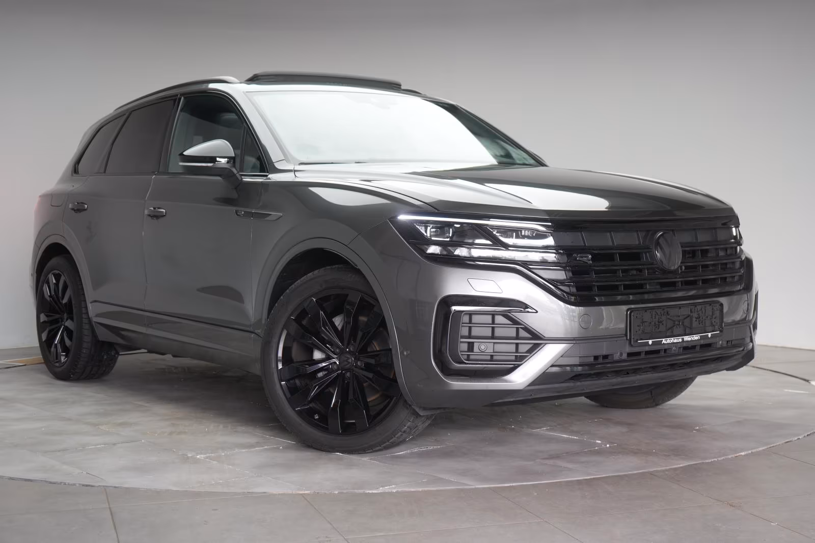 (B-440) Volkswagen Touareg 3.0 V6 TDI 4Motion R line Leder/ACC/Kamera - Image 1