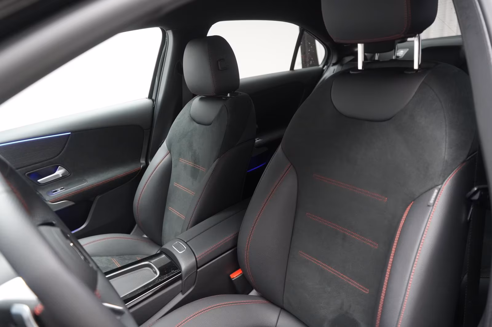 (B-727) Mercedes-Benz A 220 d 8G-DCT AMG Temp/Kamera/HUD/Lane/ - Image 8