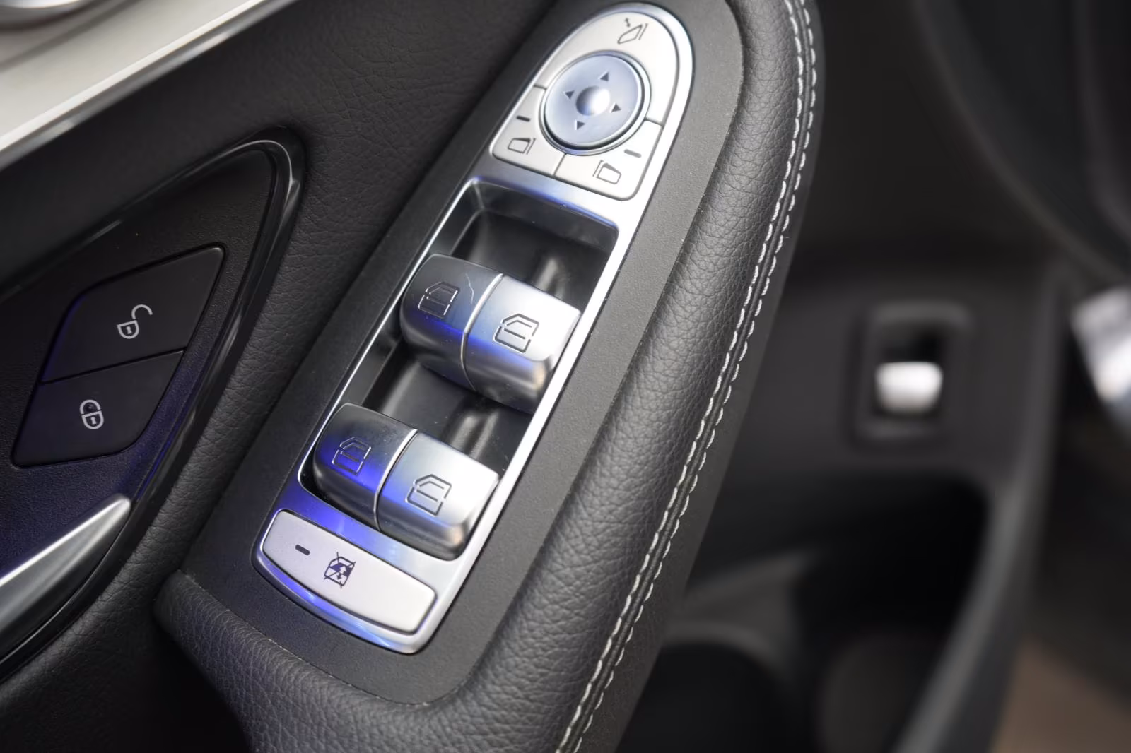 (B-381) Mercedes-Benz GLC 220 d 4Matic 9G-Tronic AMG Distronic/Kamer - Image 21