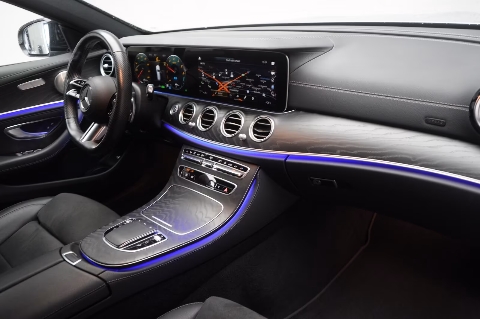 (B-016) Mercedes-Benz(Hybrid) E 300 de T 9G-Tronic AMG Distronic/Kamera/Burm - Image 10