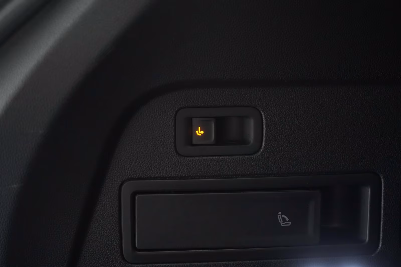 (B-427) Volkswagen Tiguan Allspace 2.0 TDI SCR 4Motion DSG R-Line - Image 24