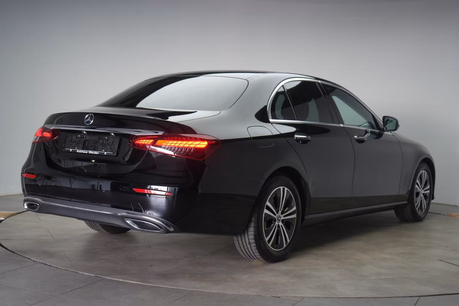 (B-772) Mercedes-Benz E 220 d 9G-Tronic Avantgarde CarPlay/Distronic/B - Image 5
