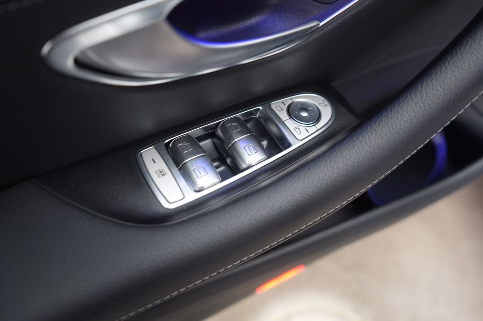 (B-115) Mercedes-Benz(Hybrid) E 300 e T 9G-Tronic AMG Softclose/Leder/HUD/Bu - Image 20