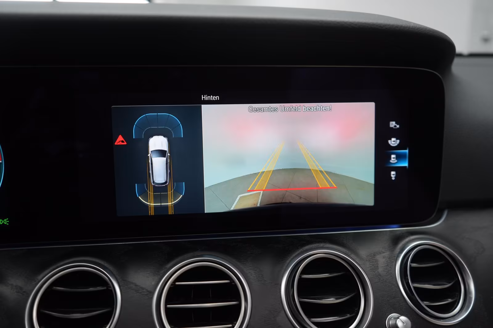 (B-368) Mercedes-Benz(Hybrid) E 300 de 4Matic T 9G-Tronic Avantgarde Distronic - Image 22
