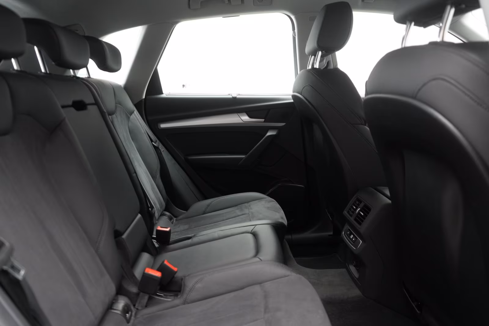 (B-431) Audi Q5(Hybrid) 50 TFSI e Quattro S-tronic Temp/Carplay/Kamer - Image 11
