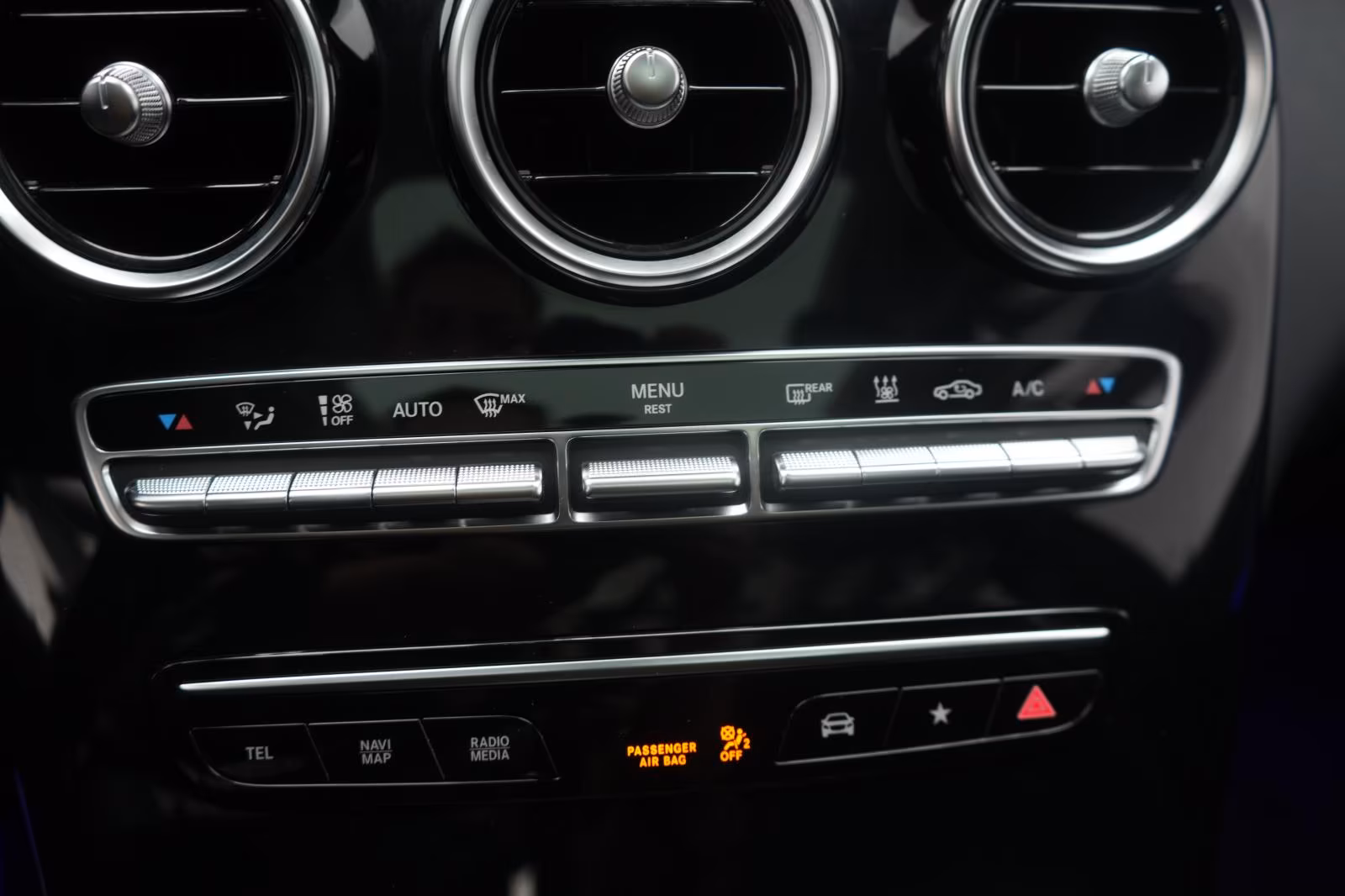 (B-482) Mercedes-Benz(Hybrid) GLC 300 de 4Matic 9G-Tronic Temp/Kamera/HUD - Image 22