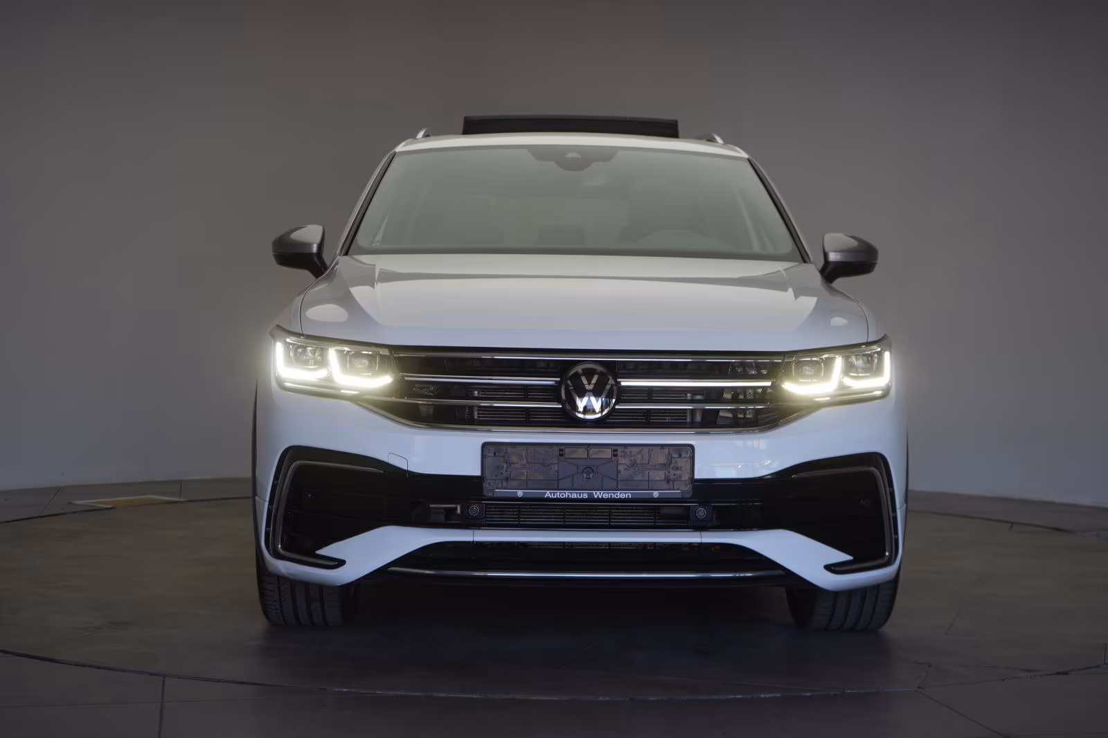 (B-609) Volkswagen Tiguan Allspace 2.0 TDI 4Motion DSG R-Line ACC/K - Image 2