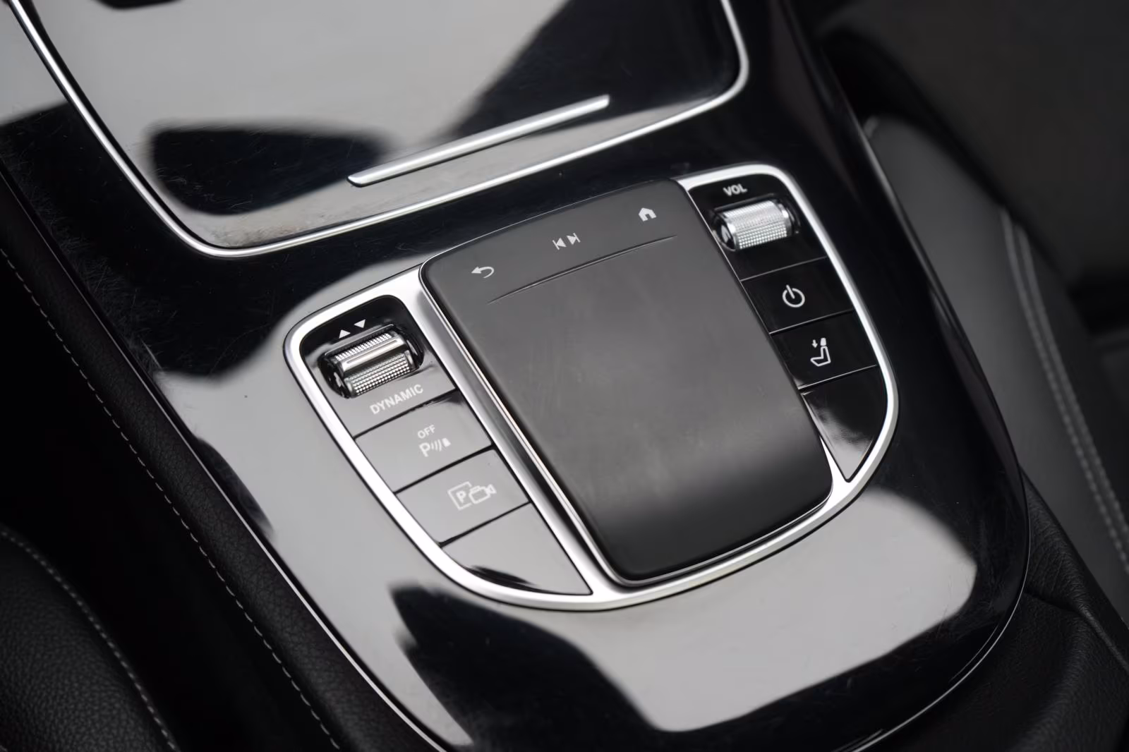 (B-468) Mercedes-Benz(Hybrid) E 300 de T 9G-Tronic AMG Distronic/Kamera/Pan - Image 19